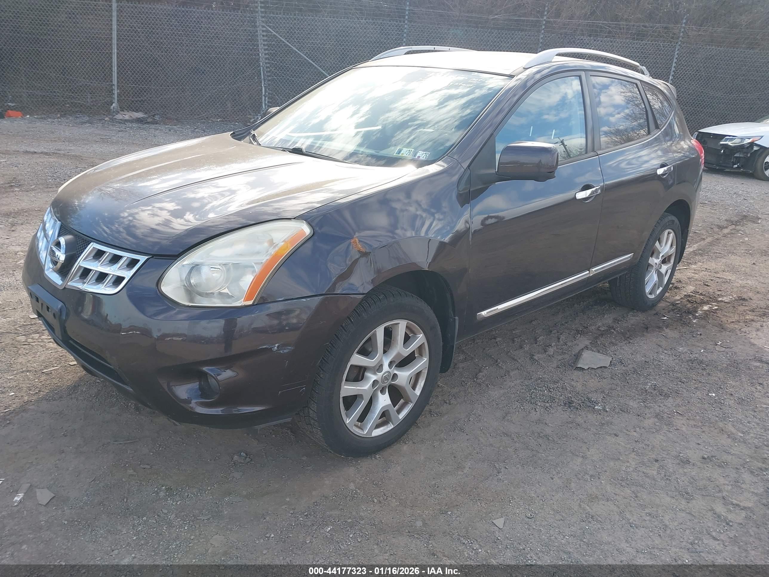 NISSAN ROGUE image 2