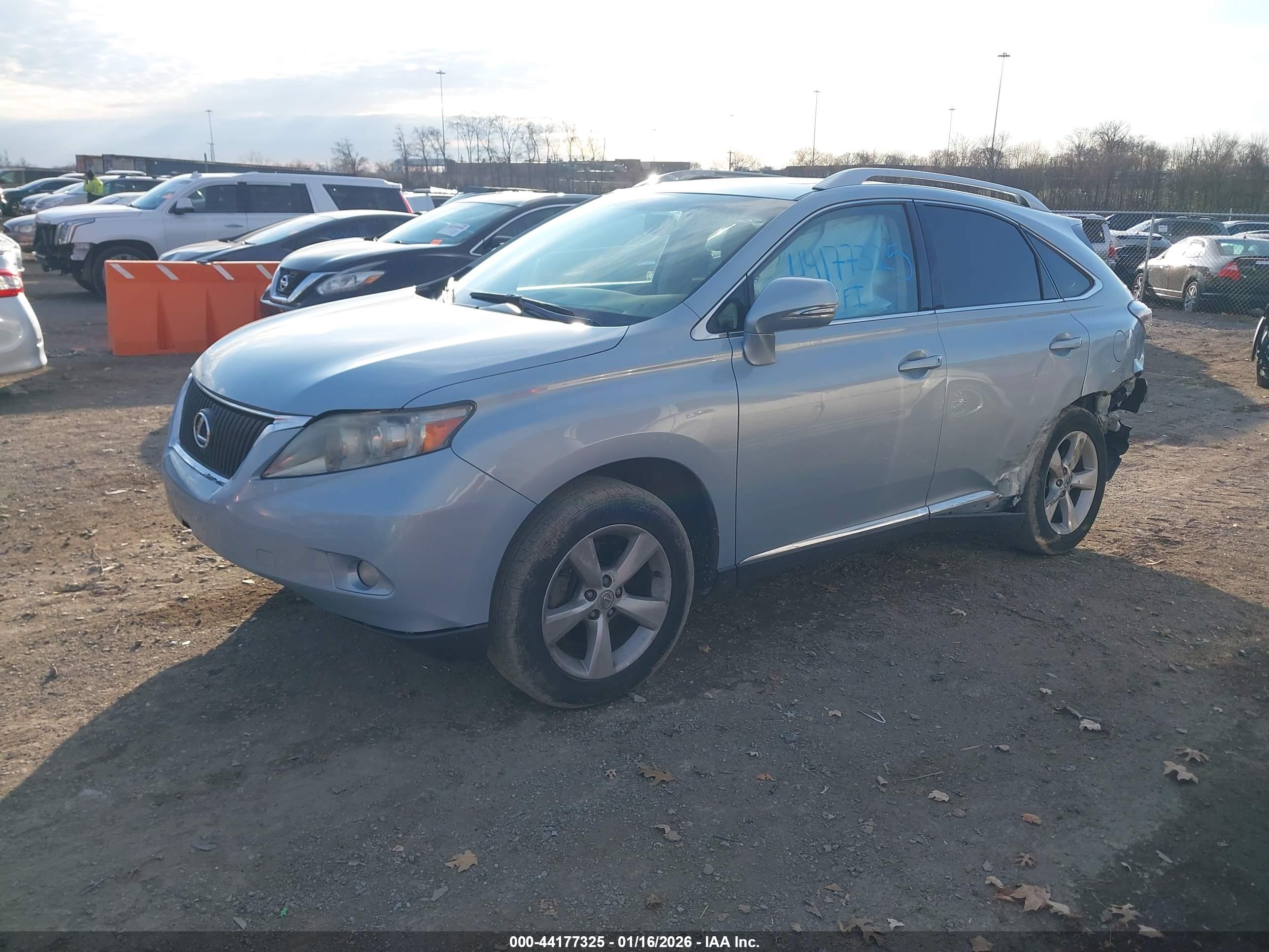 LEXUS RX image 2