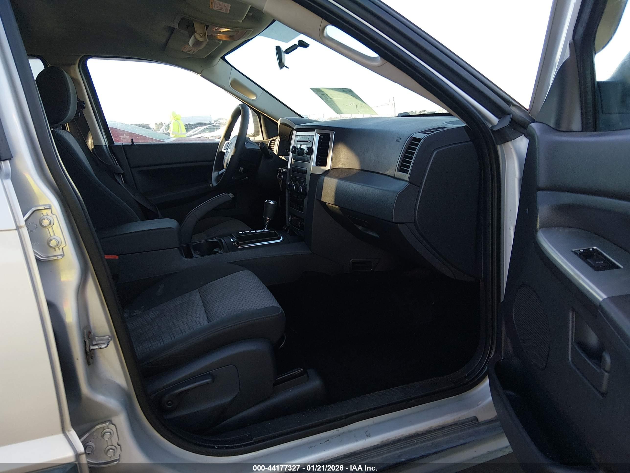 JEEP GRAND image 5