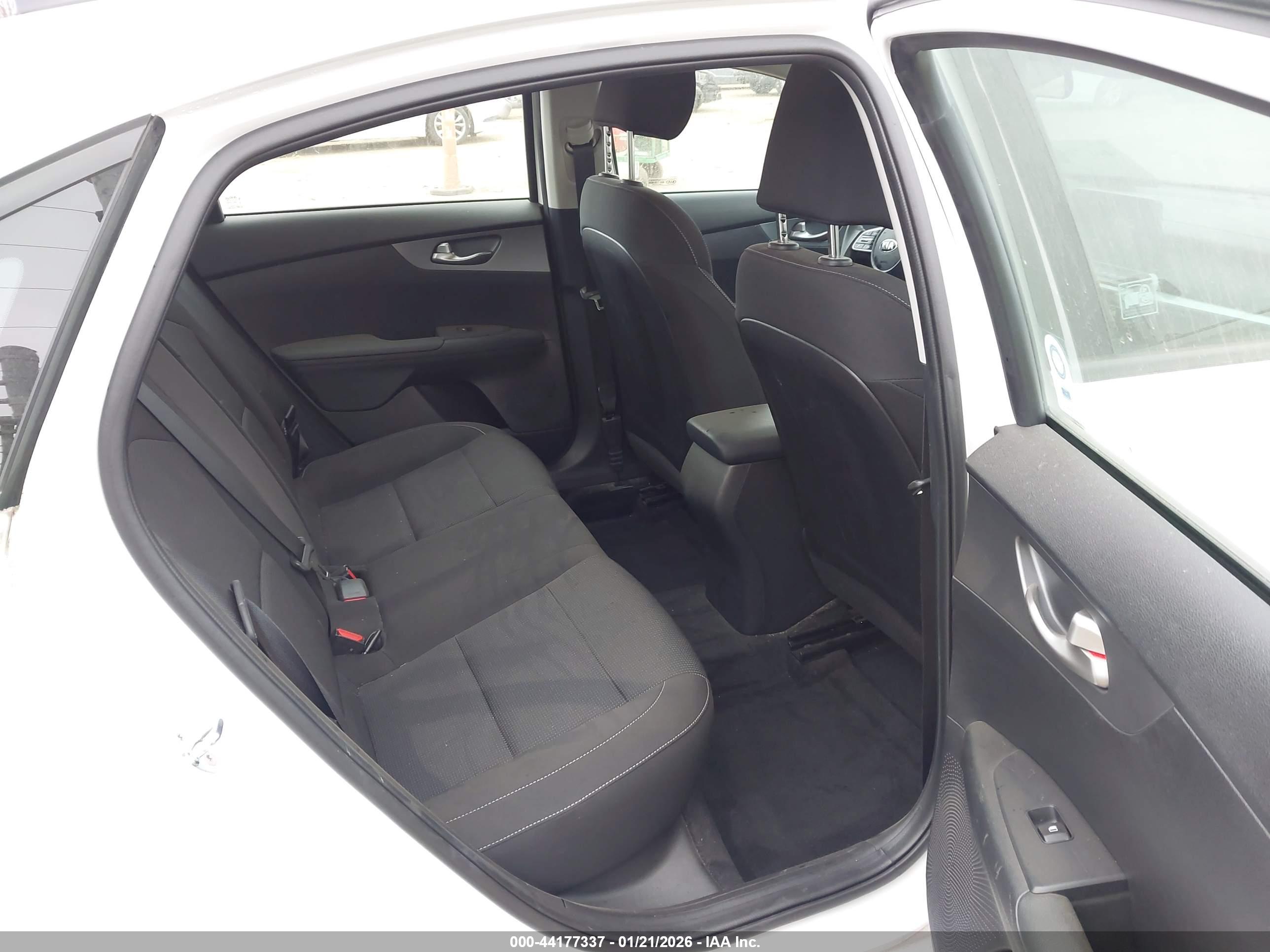 KIA FORTE image 8