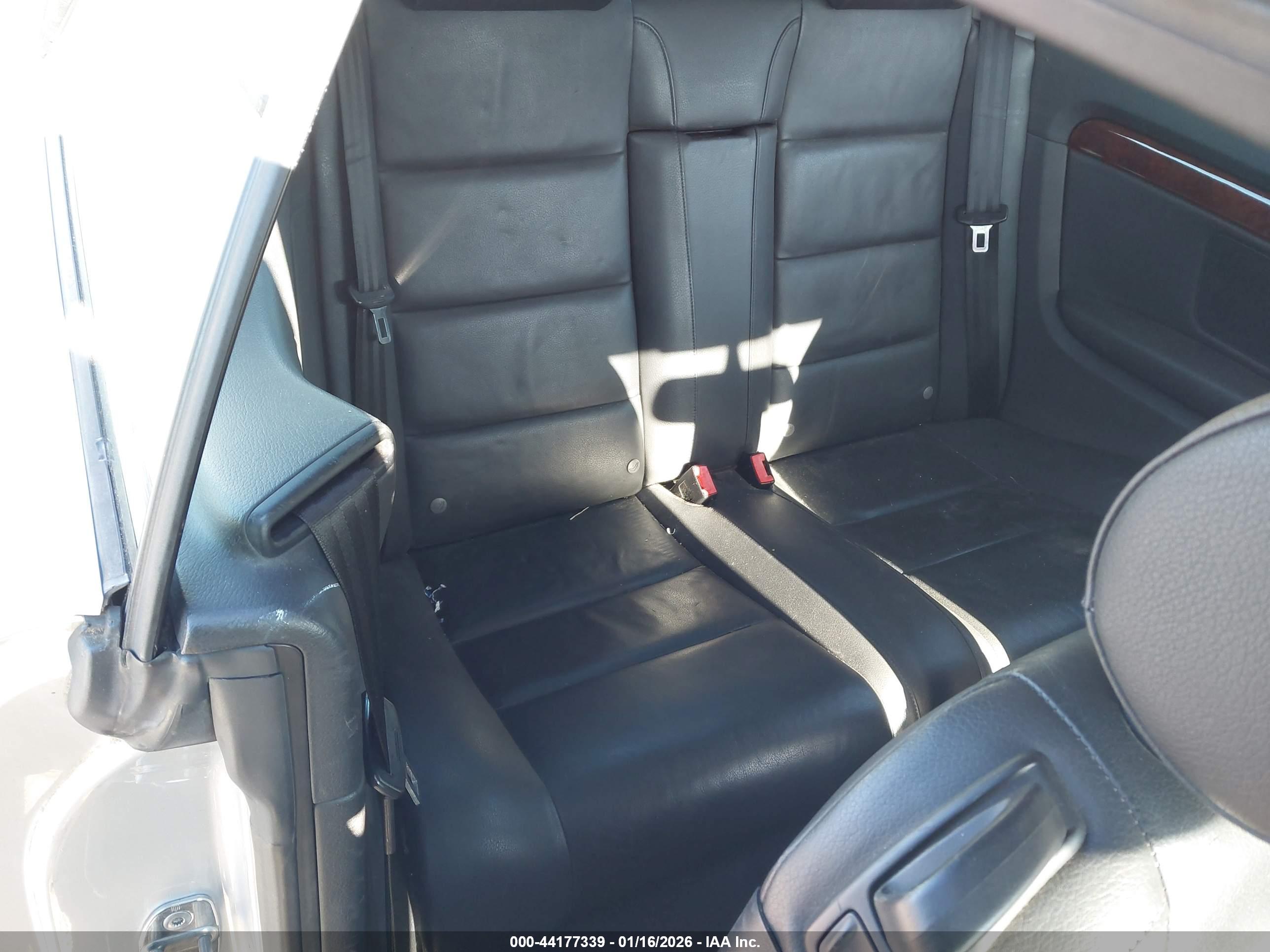 AUDI A4 image 8