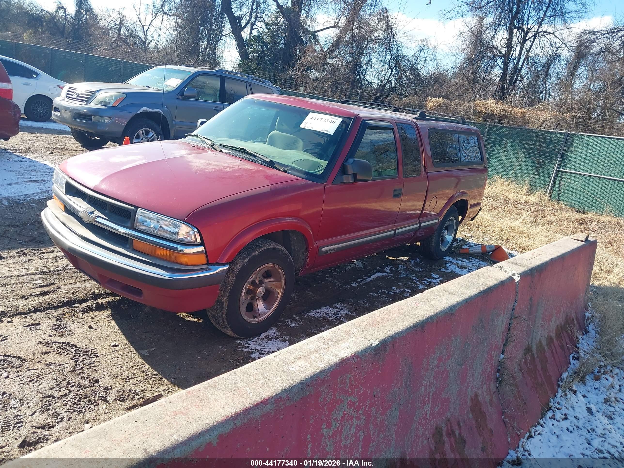 CHEVROLET S-10 image 2
