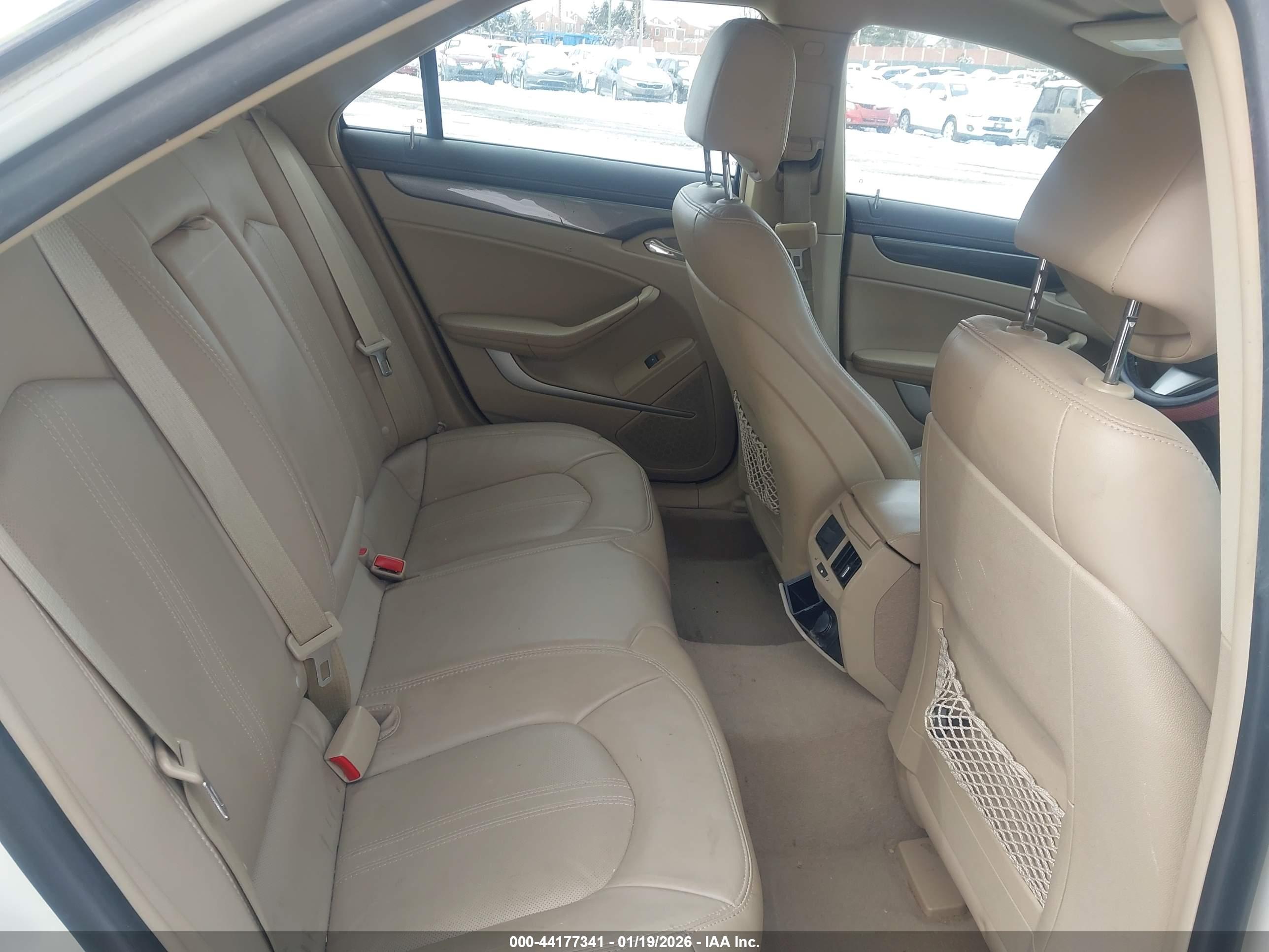 CADILLAC CTS image 8