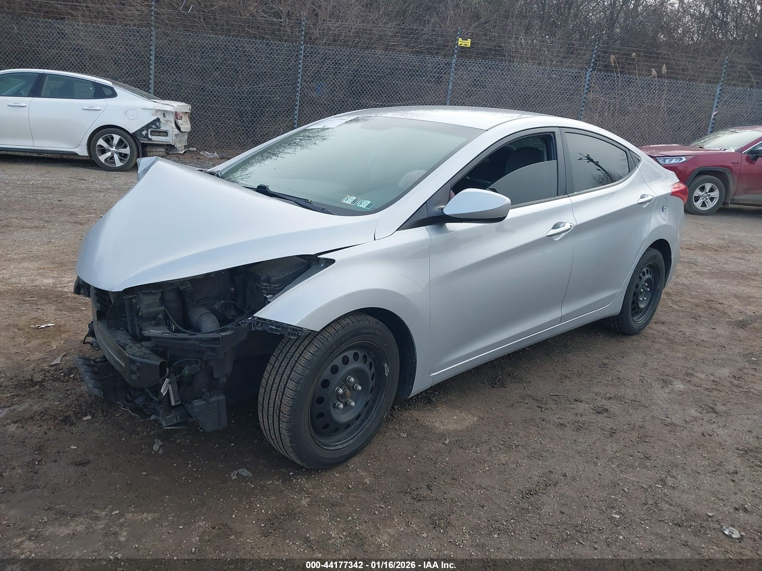 HYUNDAI ELANTRA image 2