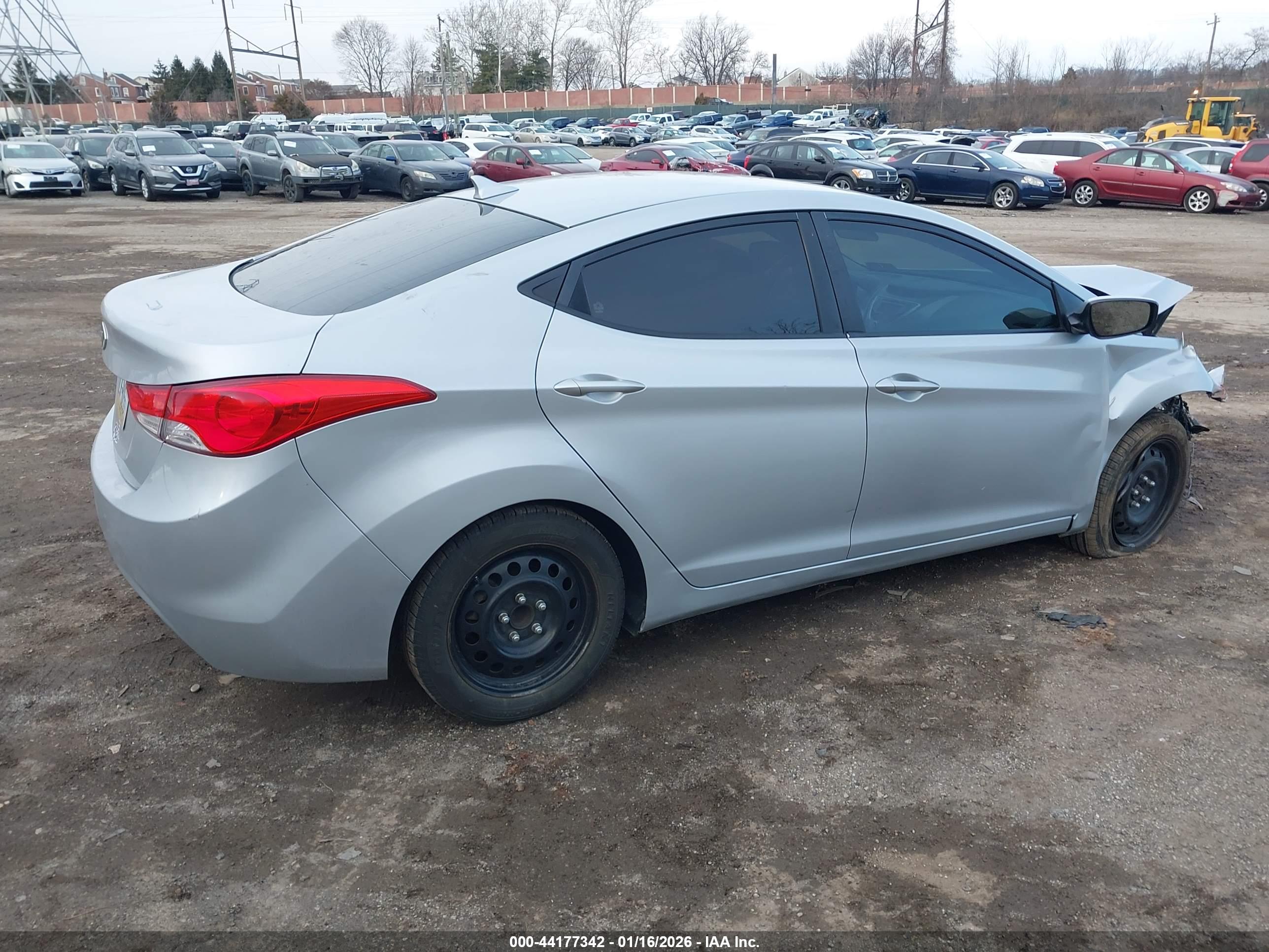 HYUNDAI ELANTRA image 4