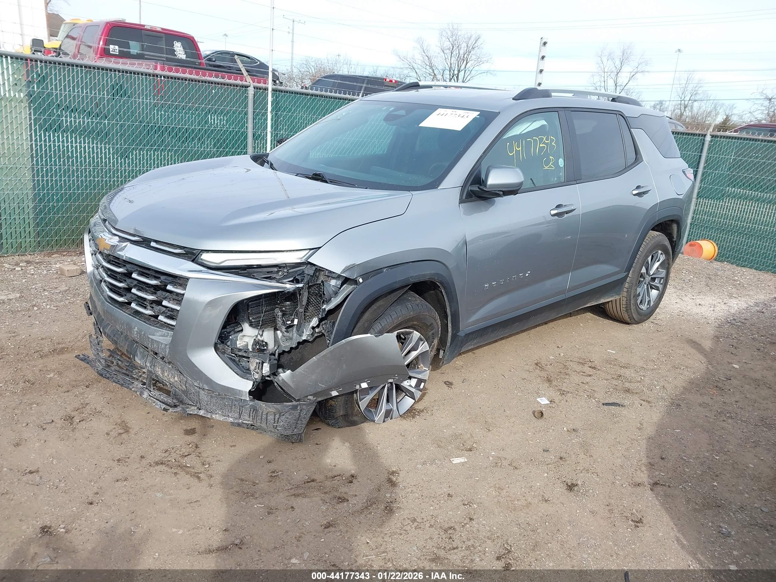 CHEVROLET EQUINOX image 2
