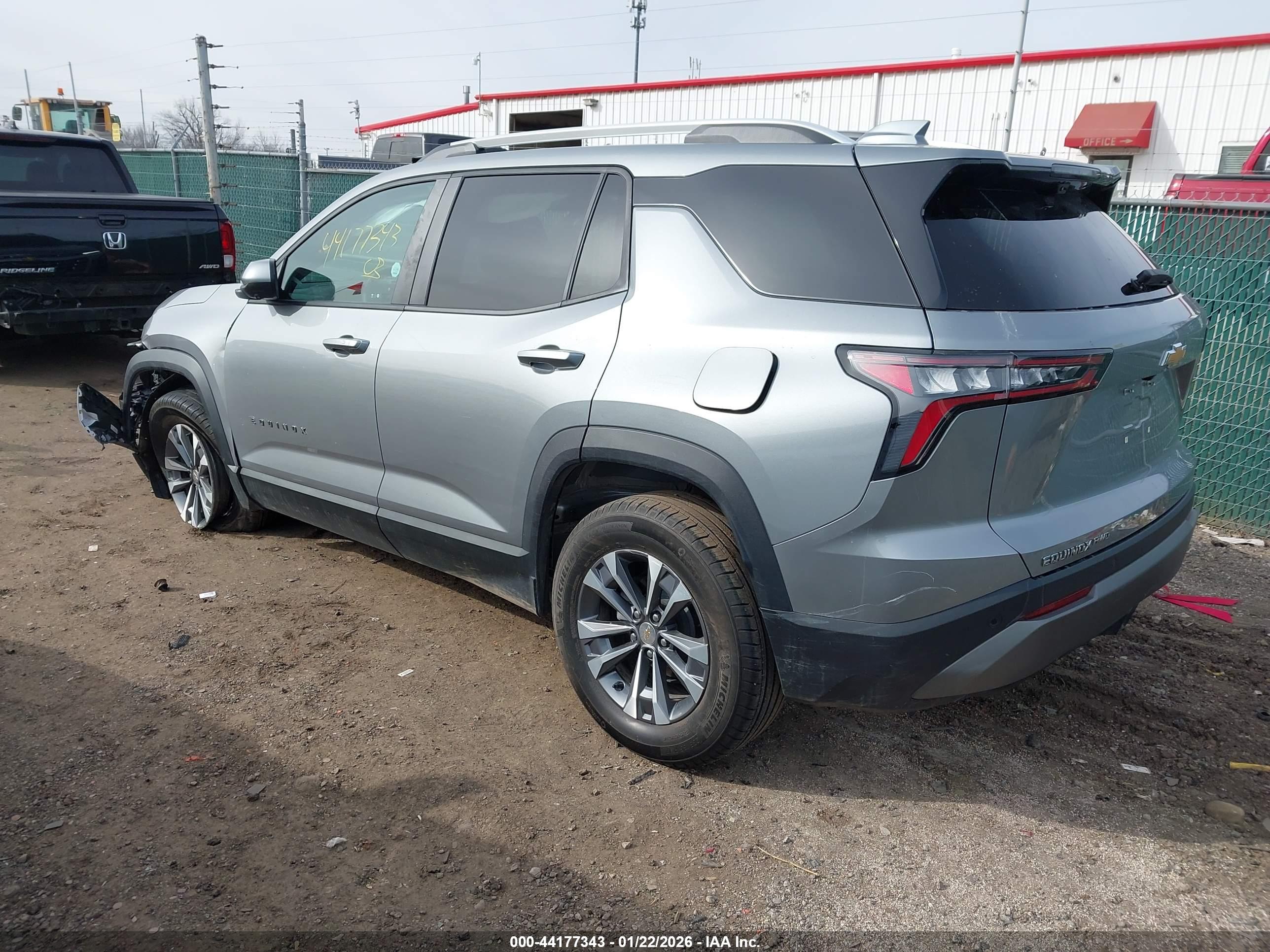 CHEVROLET EQUINOX image 3