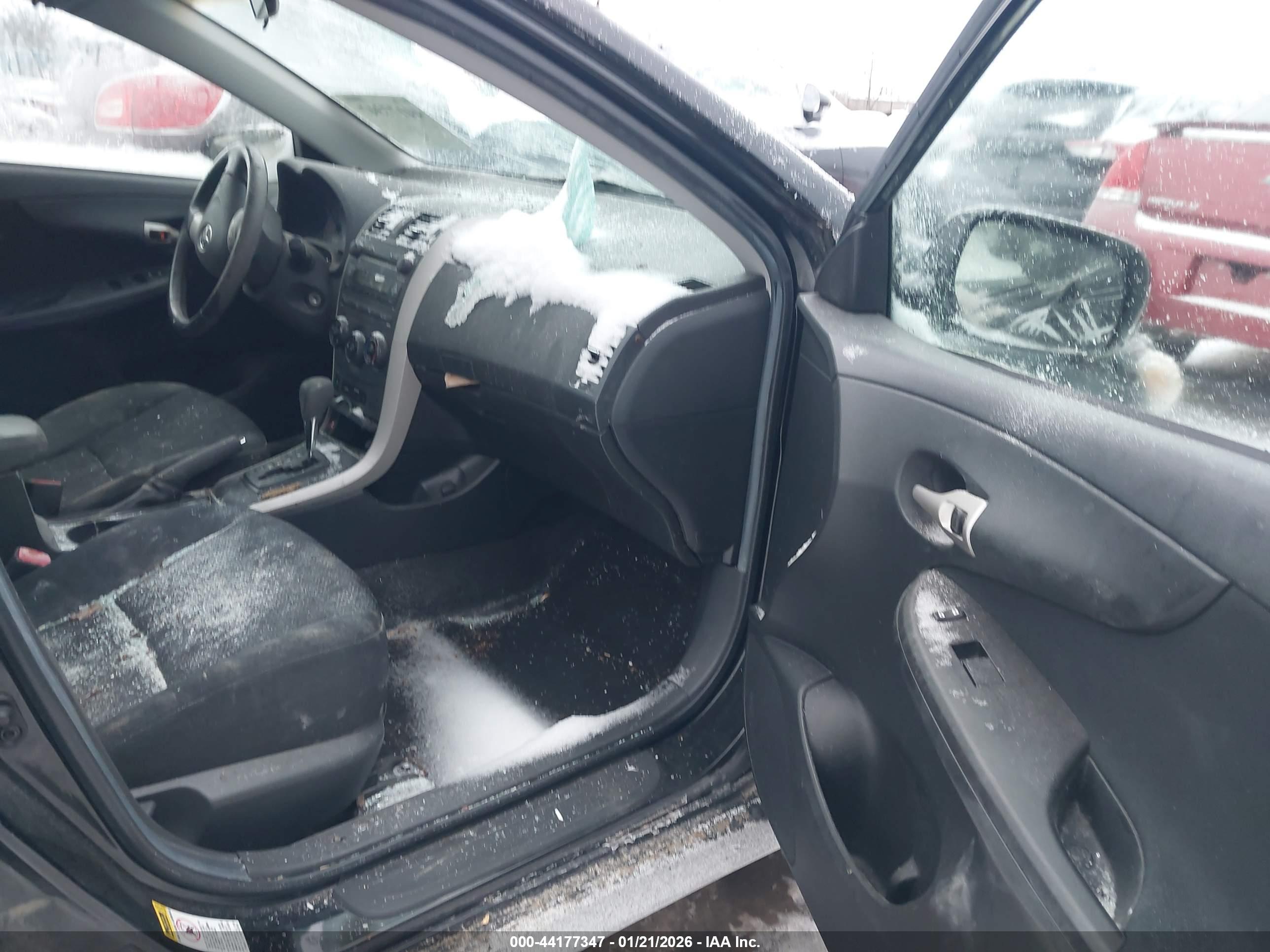 TOYOTA COROLLA image 5