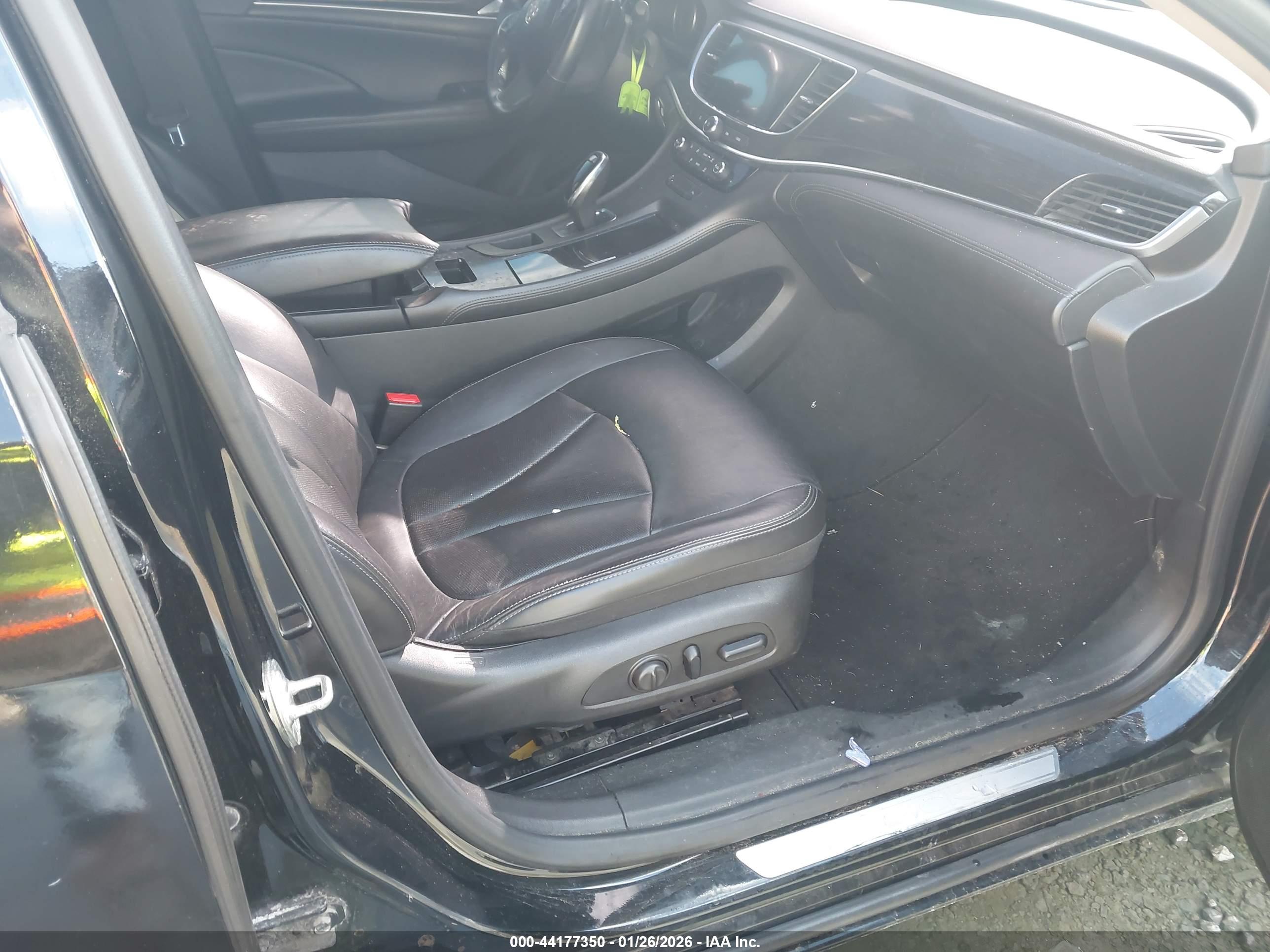 BUICK LACROSSE image 5
