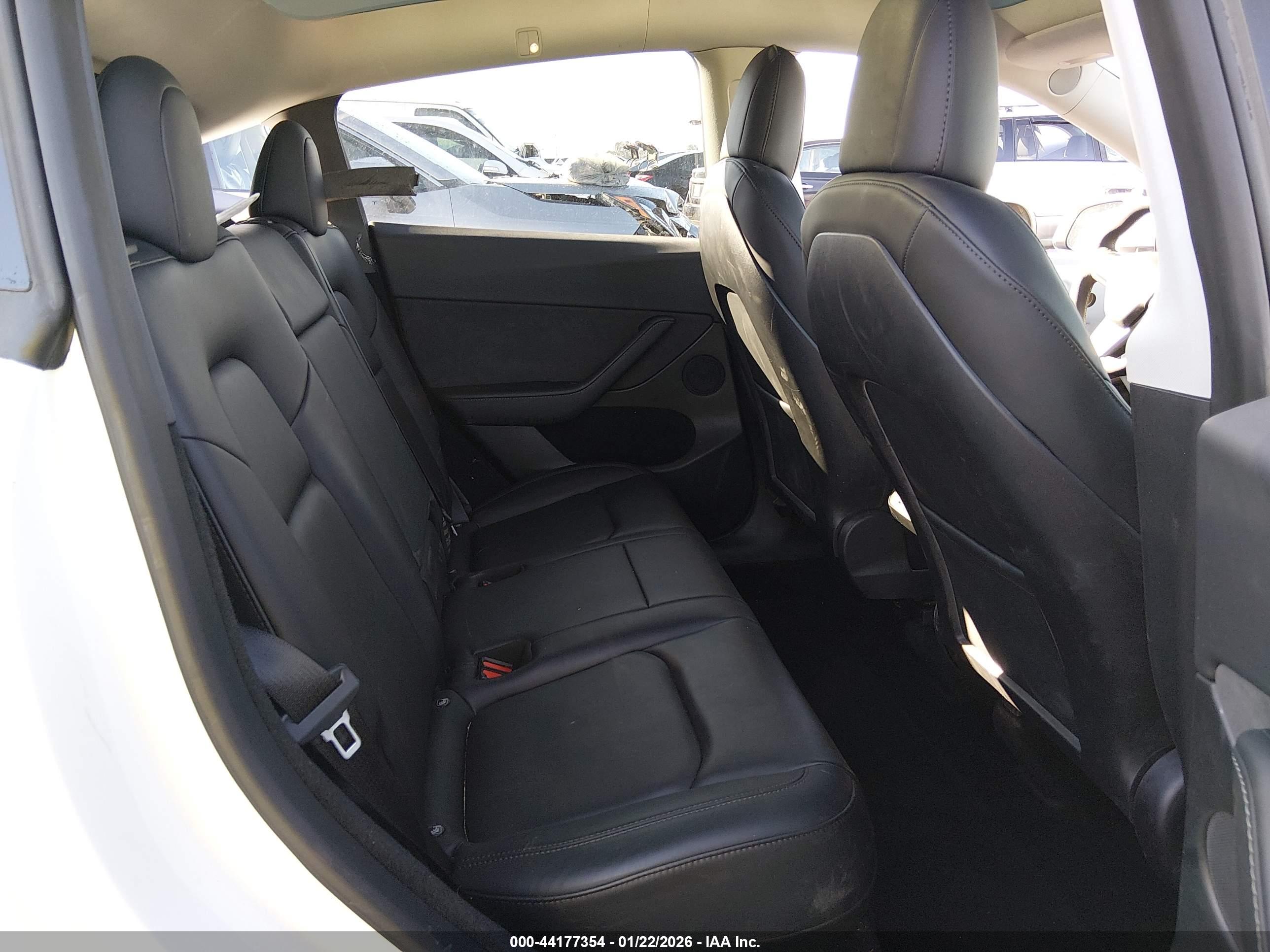 TESLA MODEL image 8