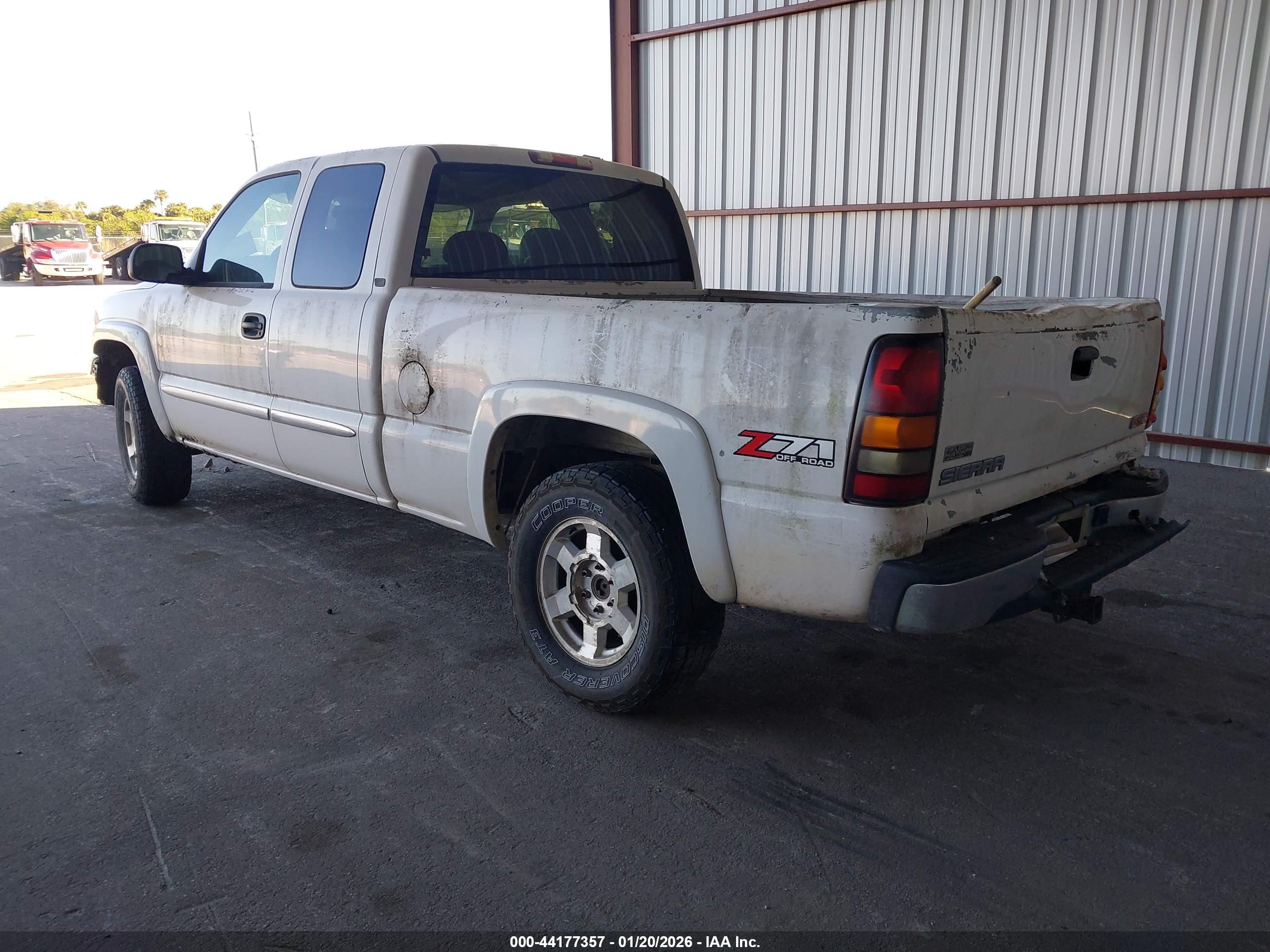 GMC SIERRA image 3