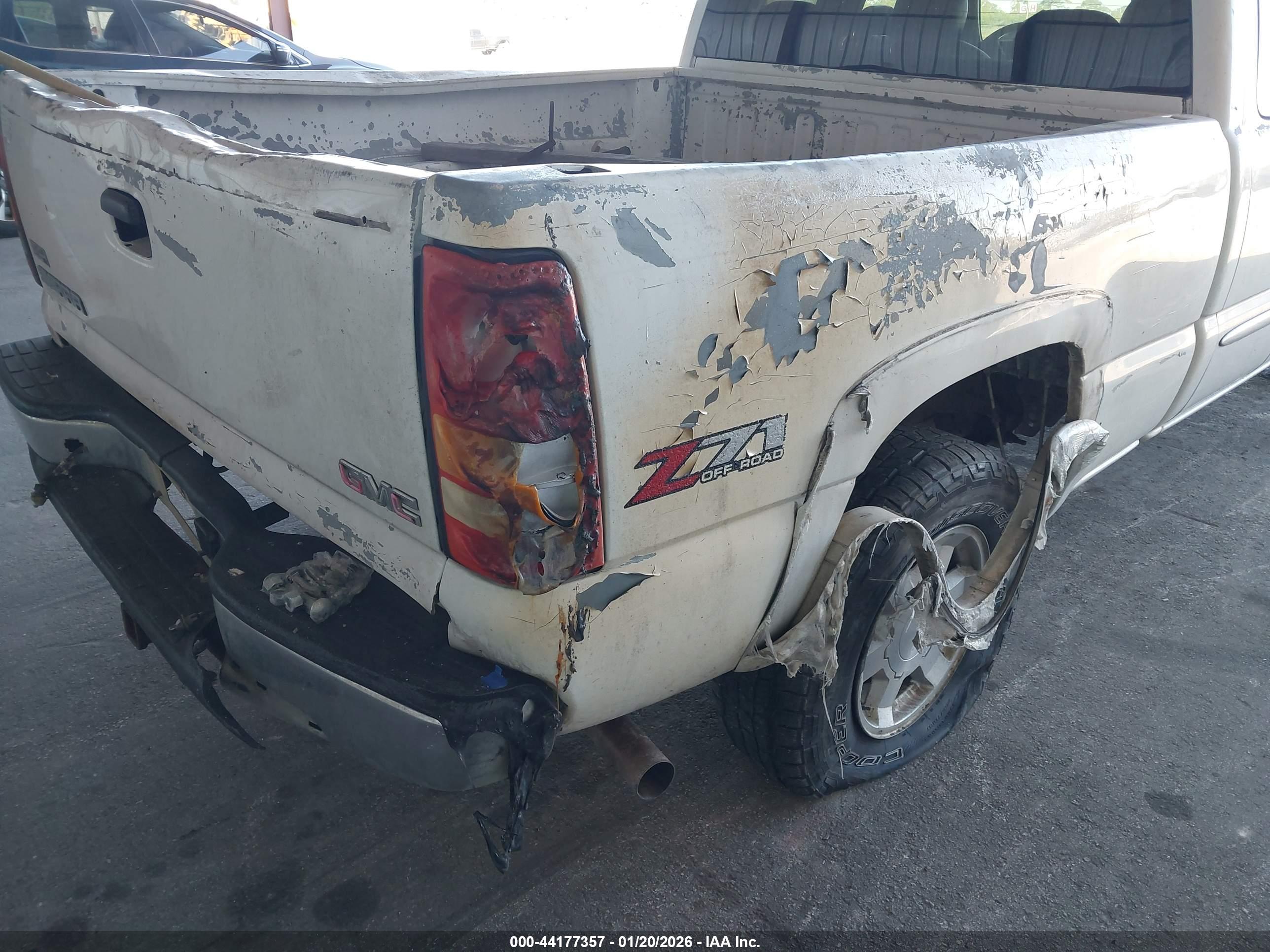 GMC SIERRA image 6
