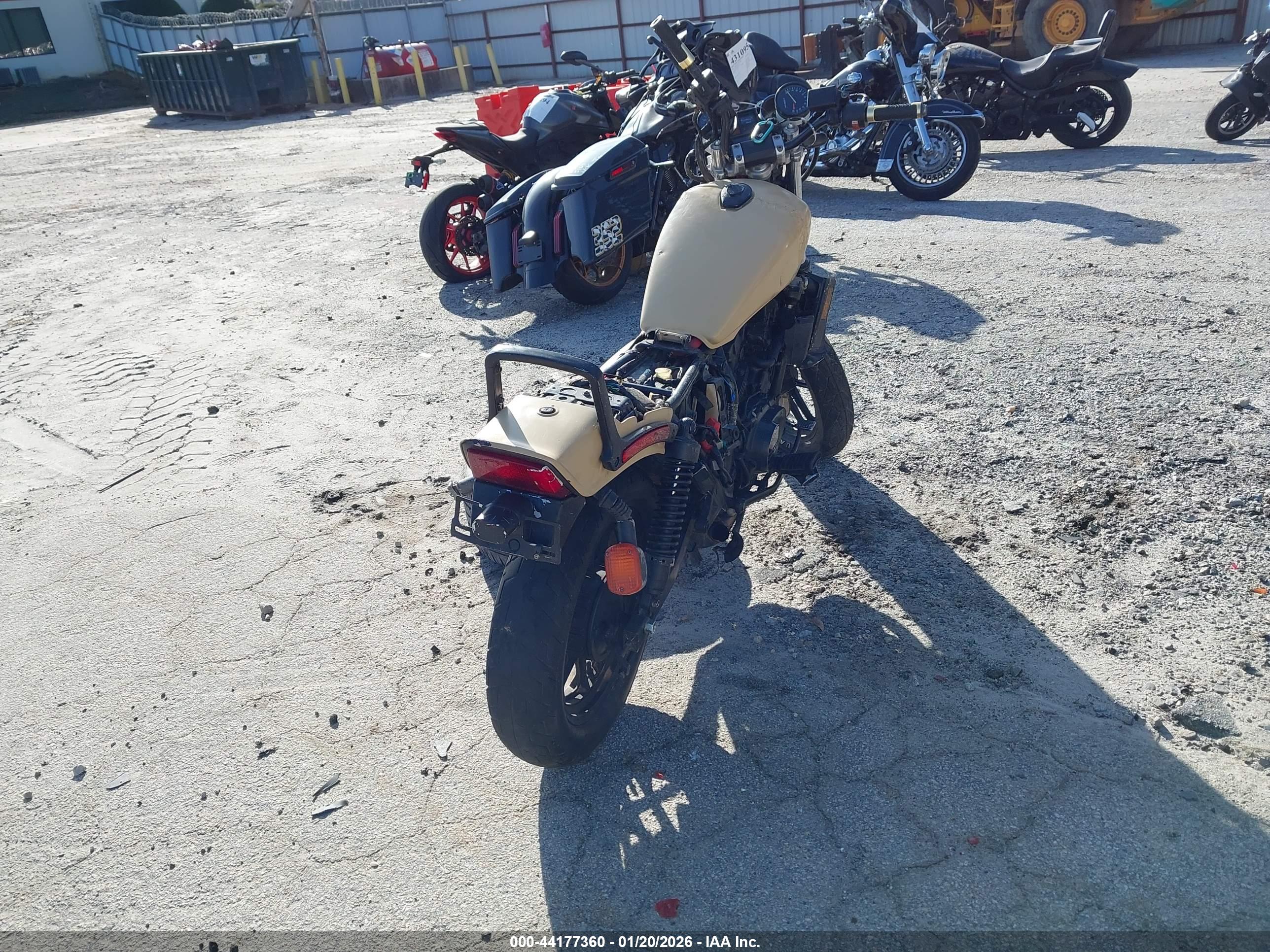 HONDA VF500 image 4