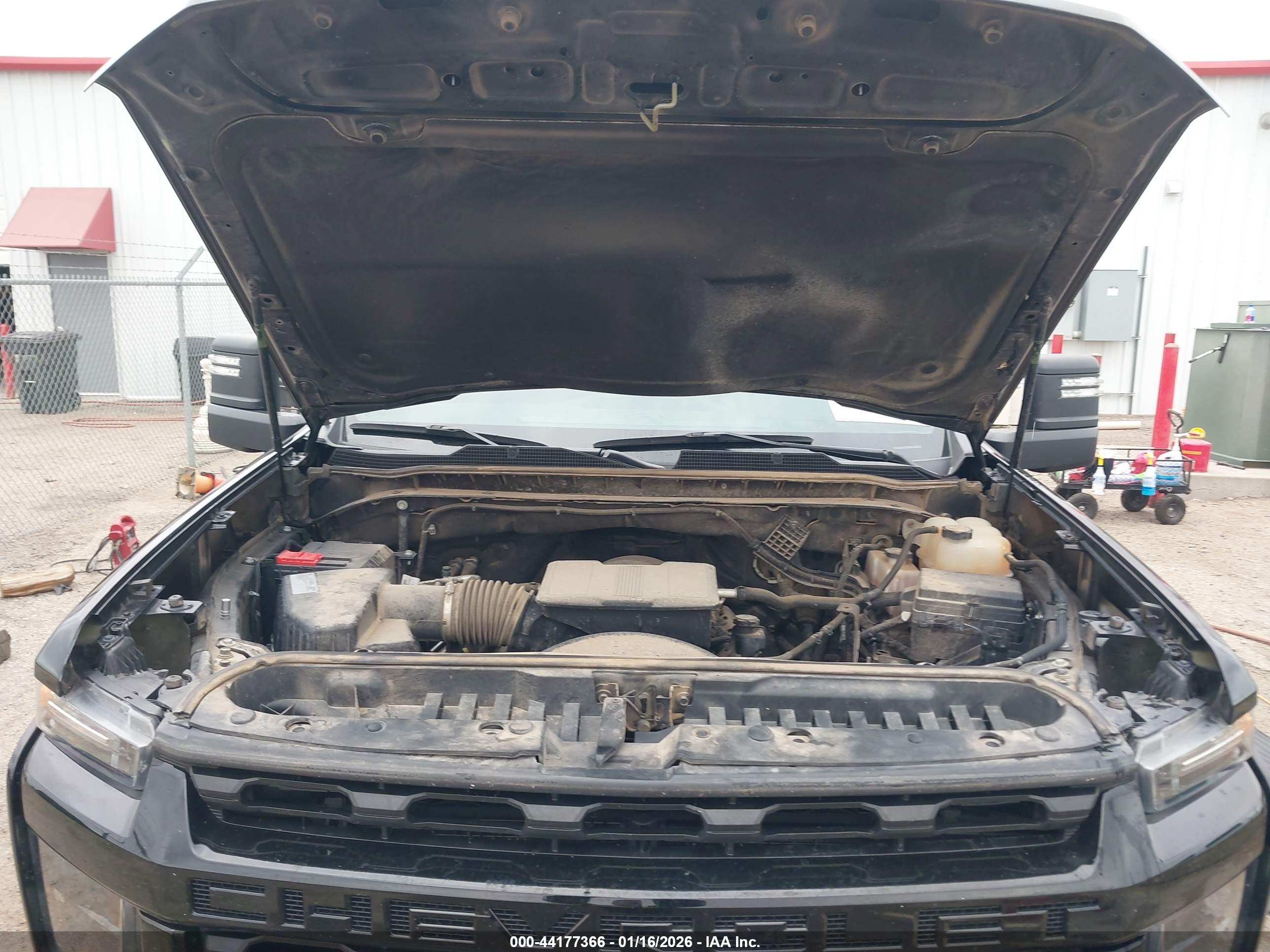 CHEVROLET SILVERADO image 10