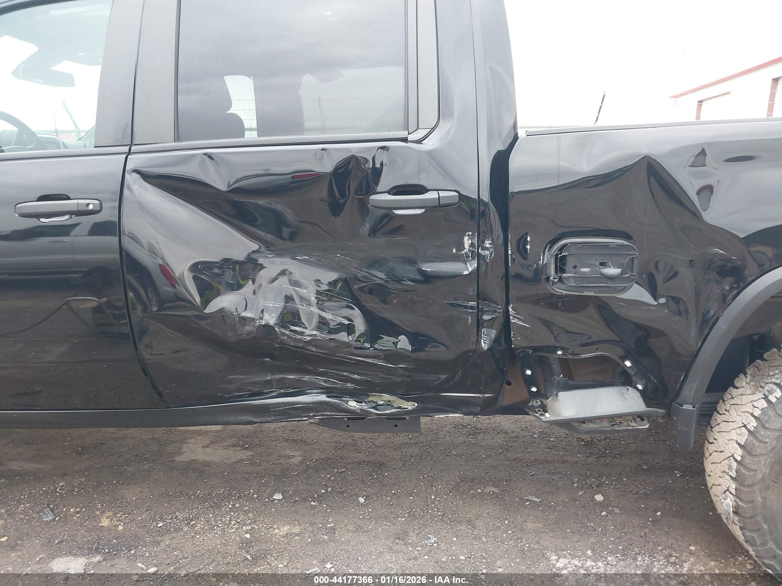 CHEVROLET SILVERADO image 6