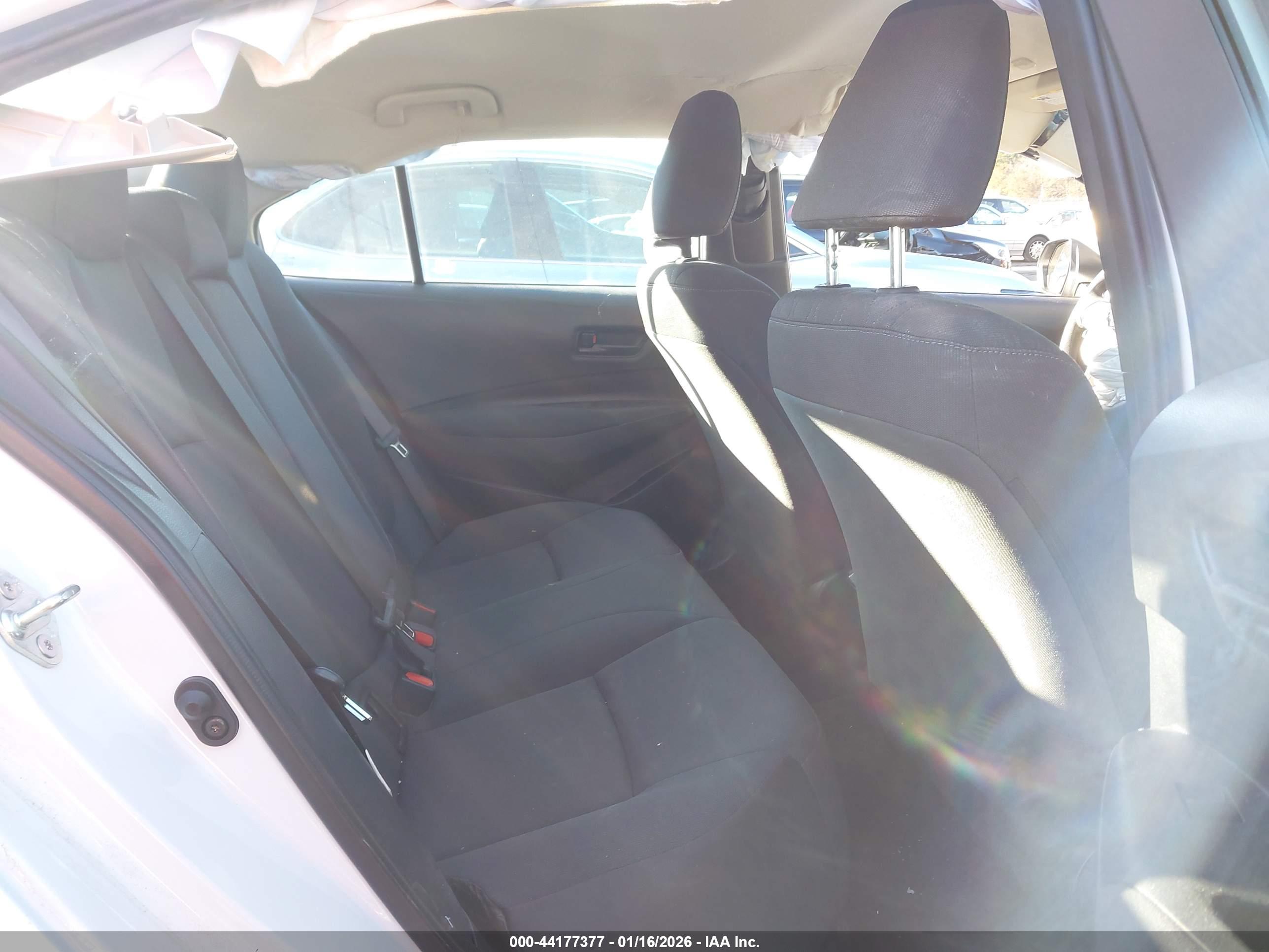 TOYOTA COROLLA image 8