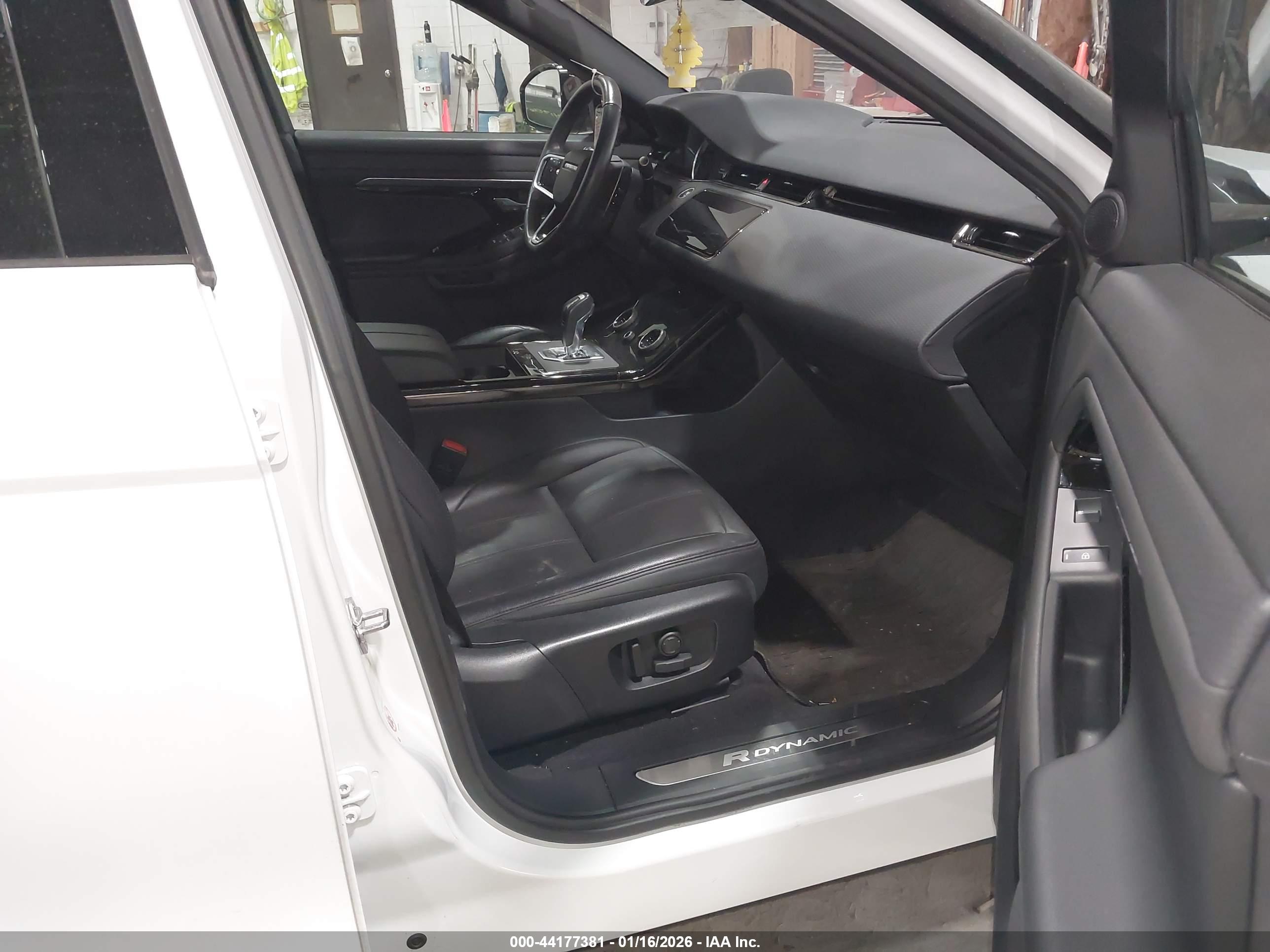 LAND ROVER image 5
