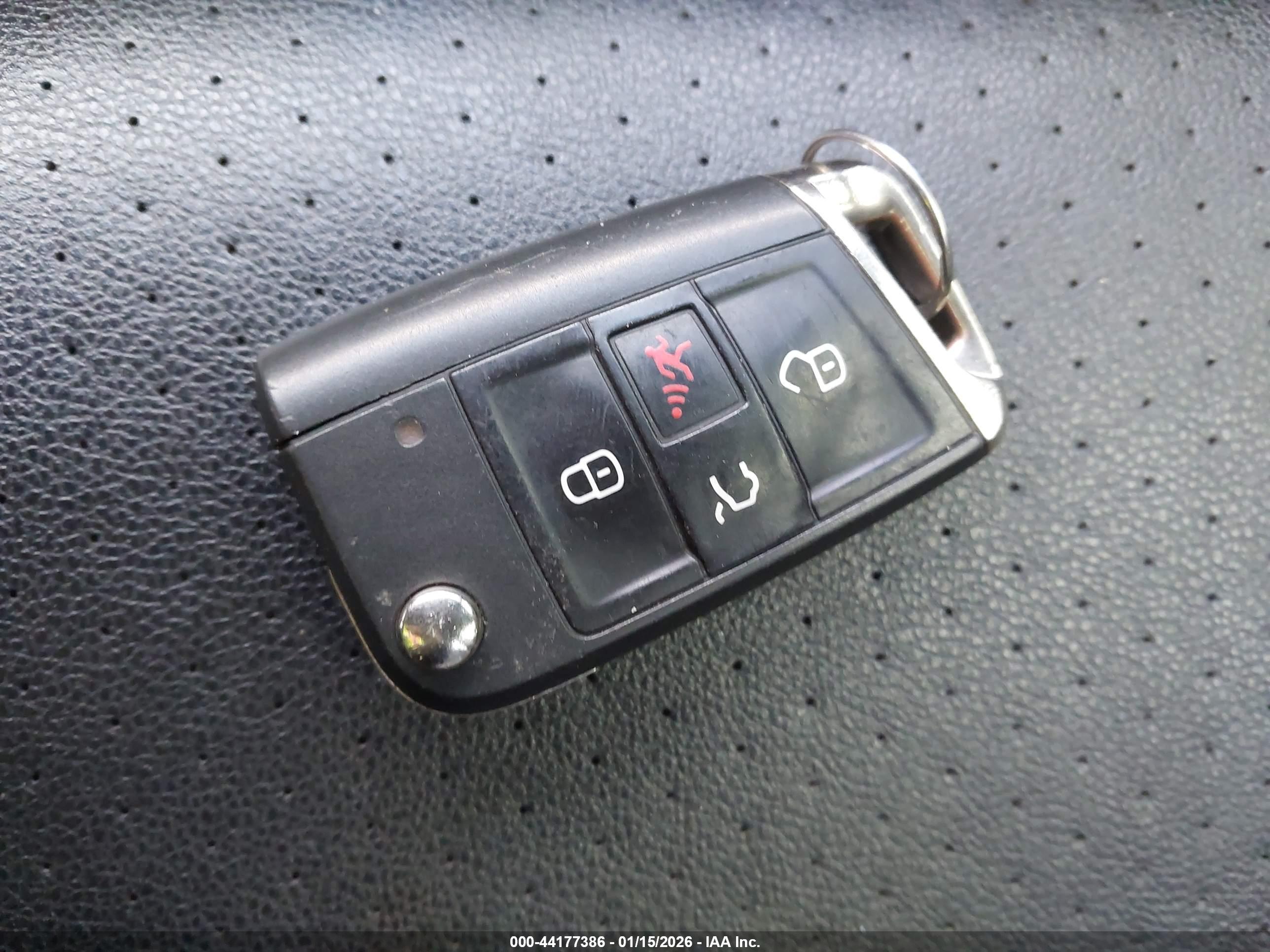 VOLKSWAGEN TIGUAN image 11