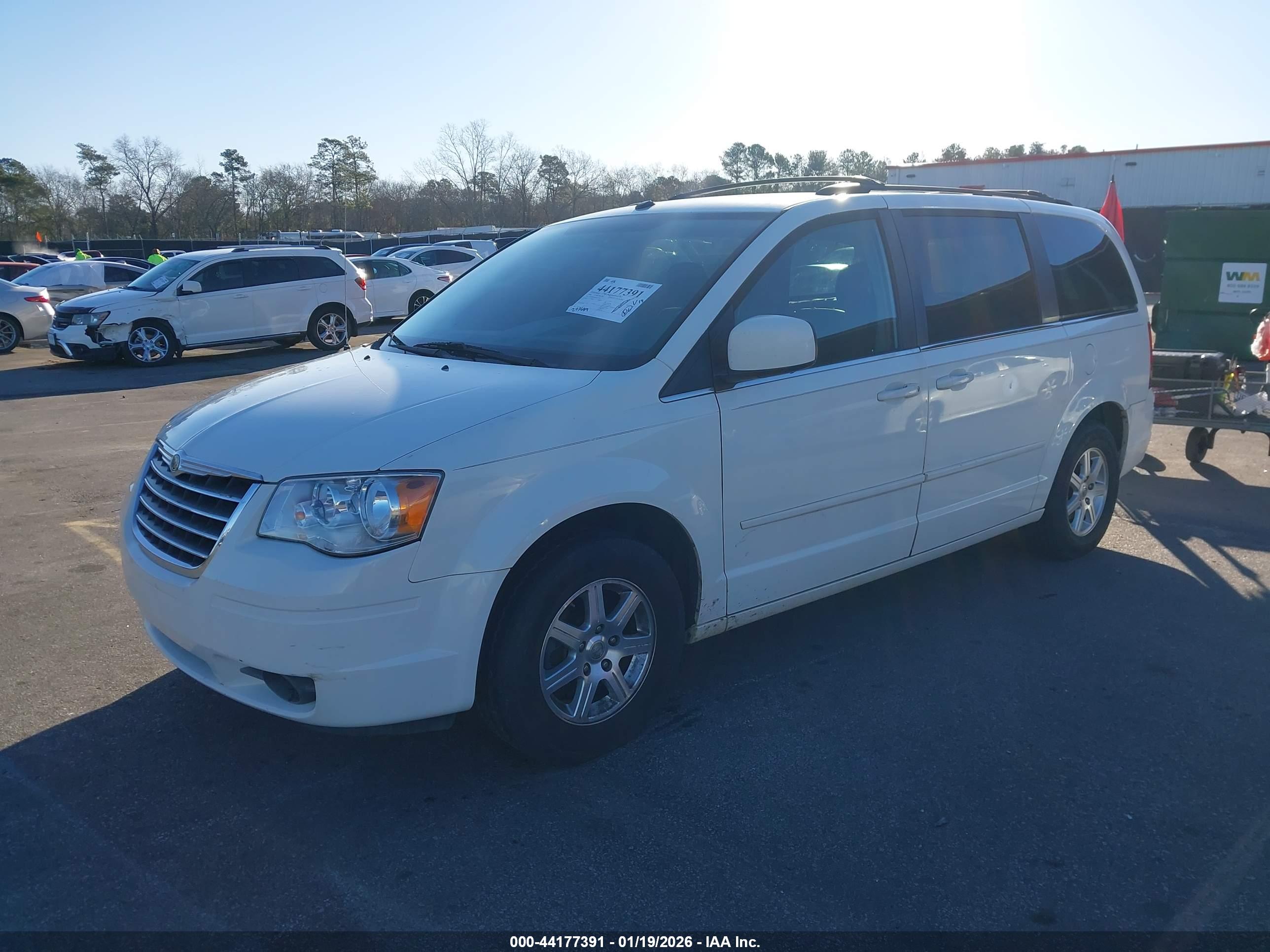 CHRYSLER TOWN image 2