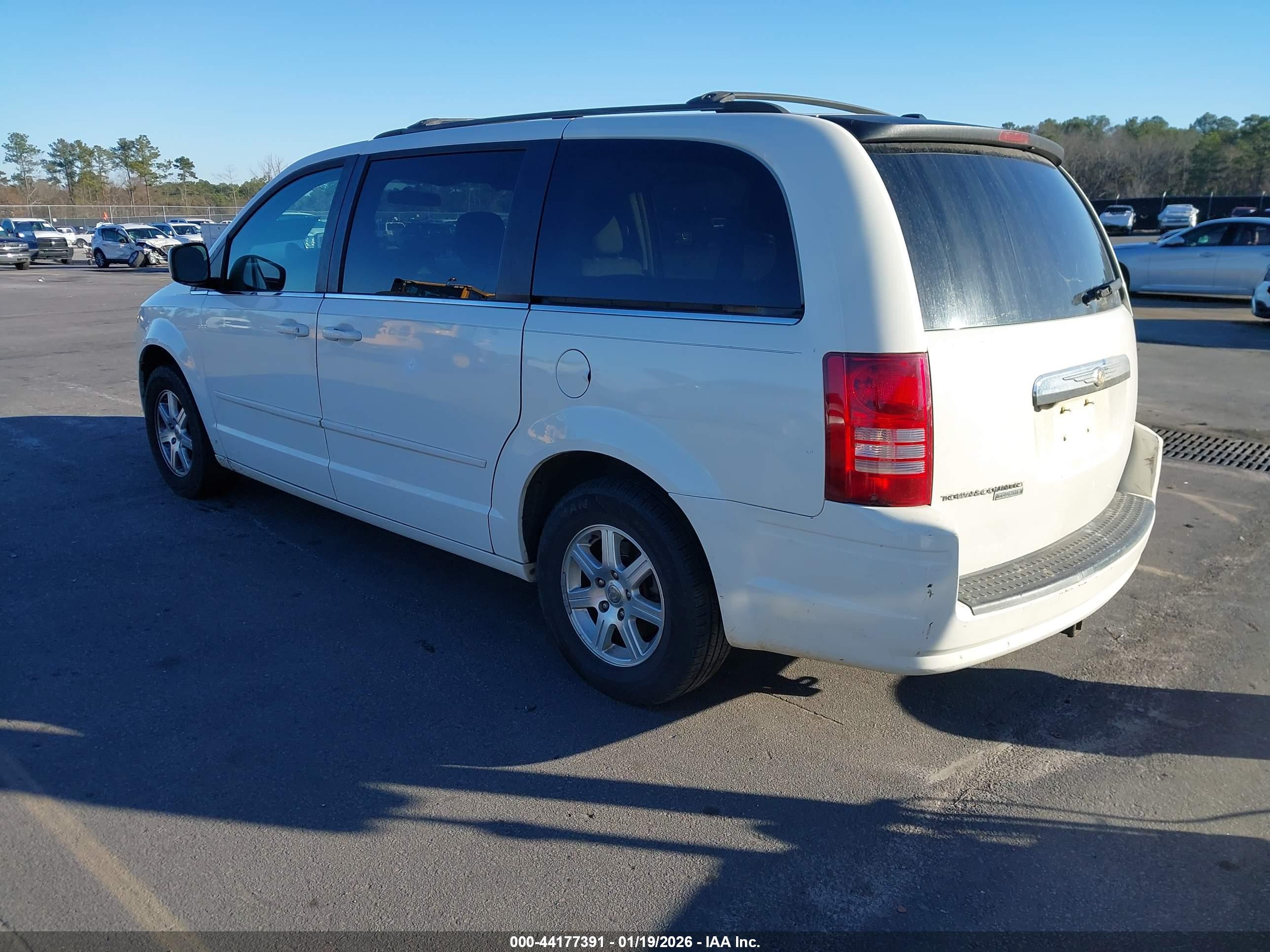 CHRYSLER TOWN image 3