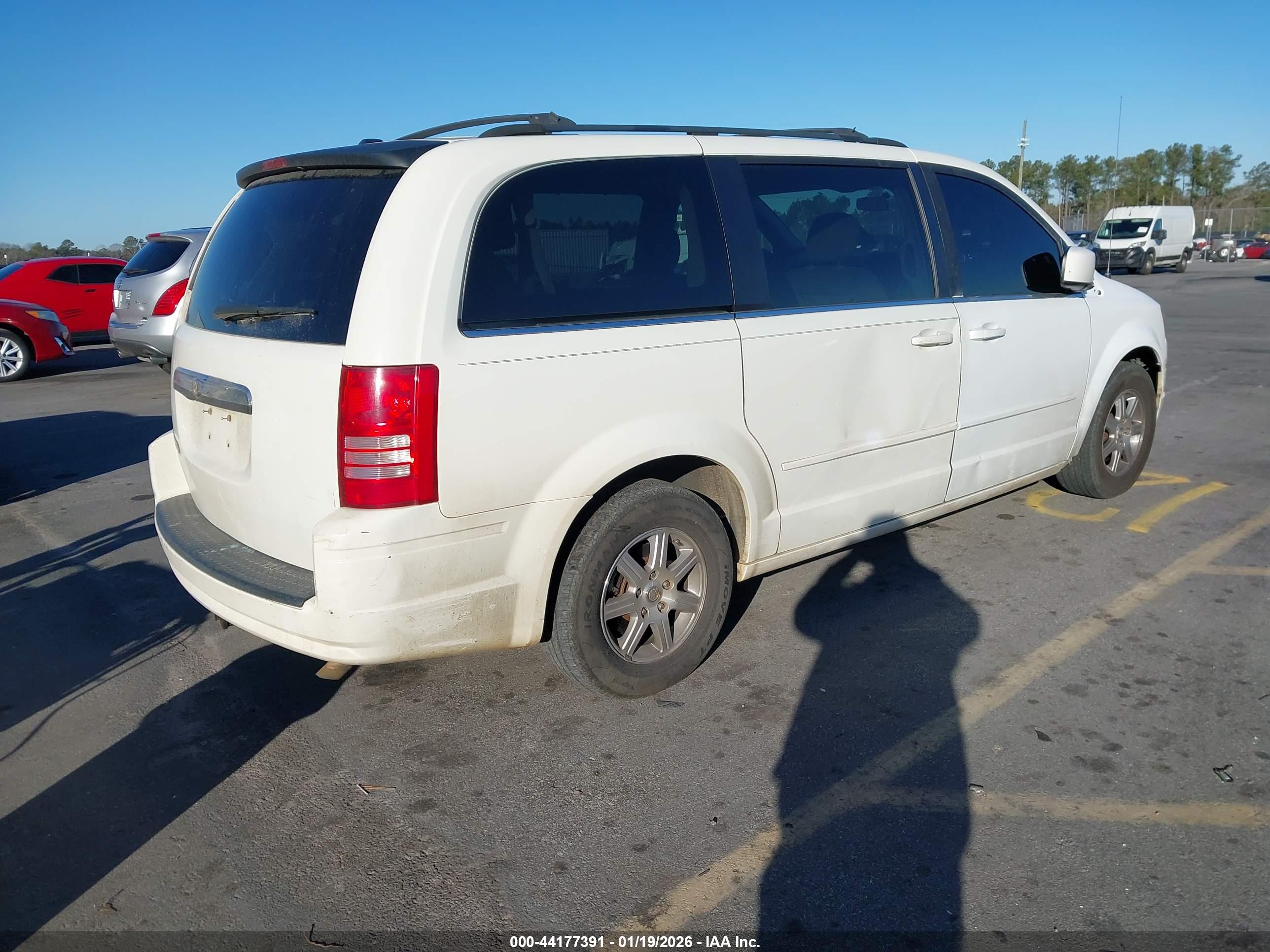 CHRYSLER TOWN image 4
