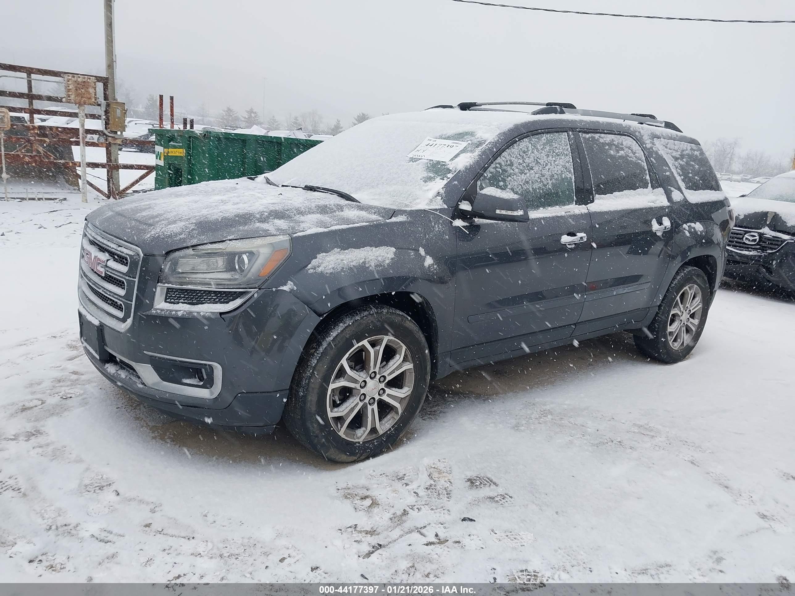 GMC ACADIA image 2