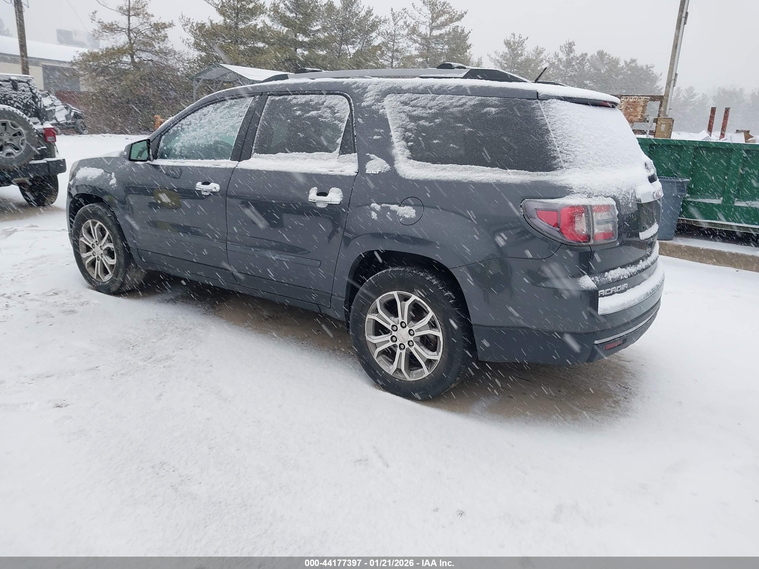 GMC ACADIA image 3