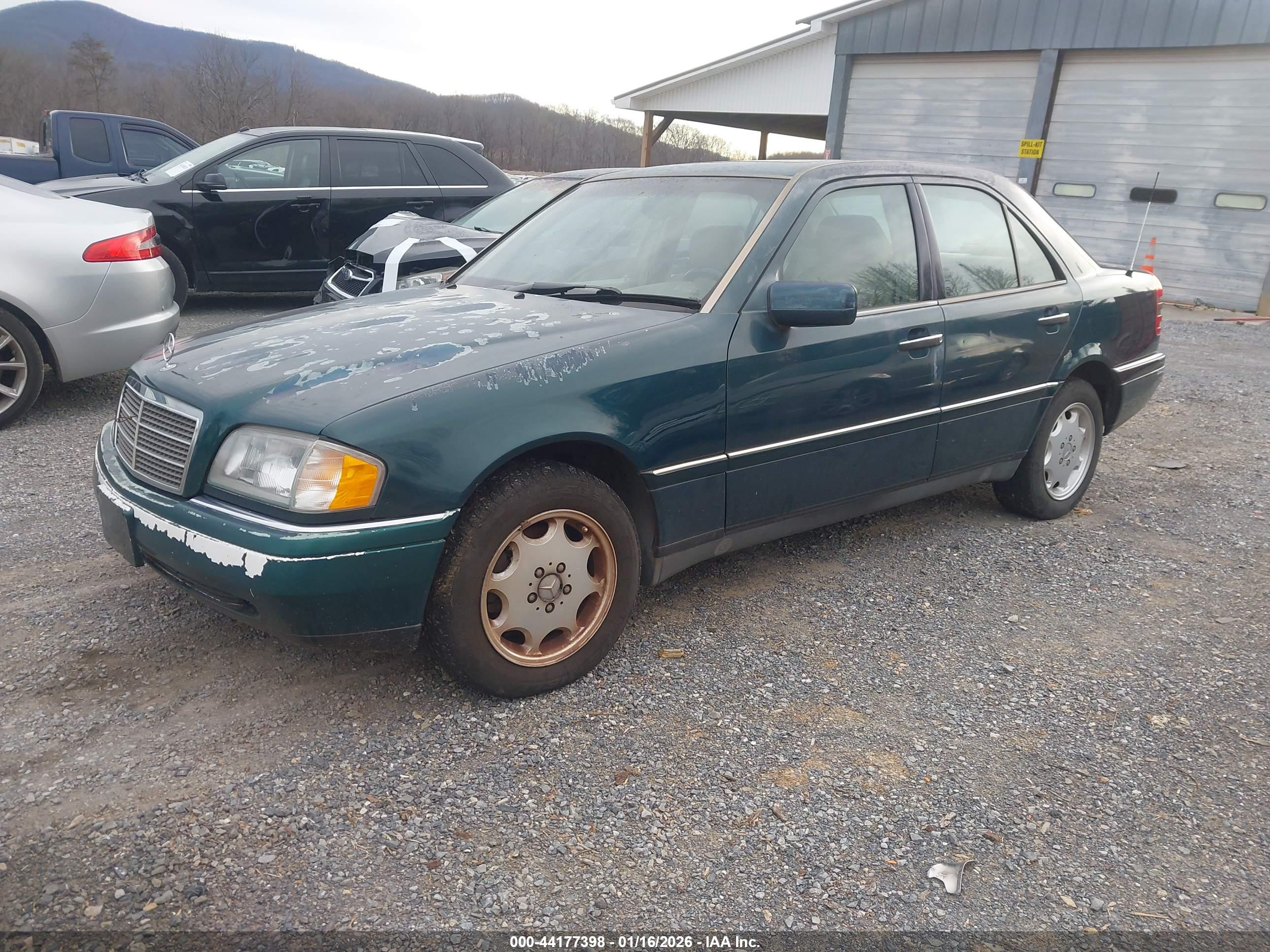MERCEDES-BENZ C image 2