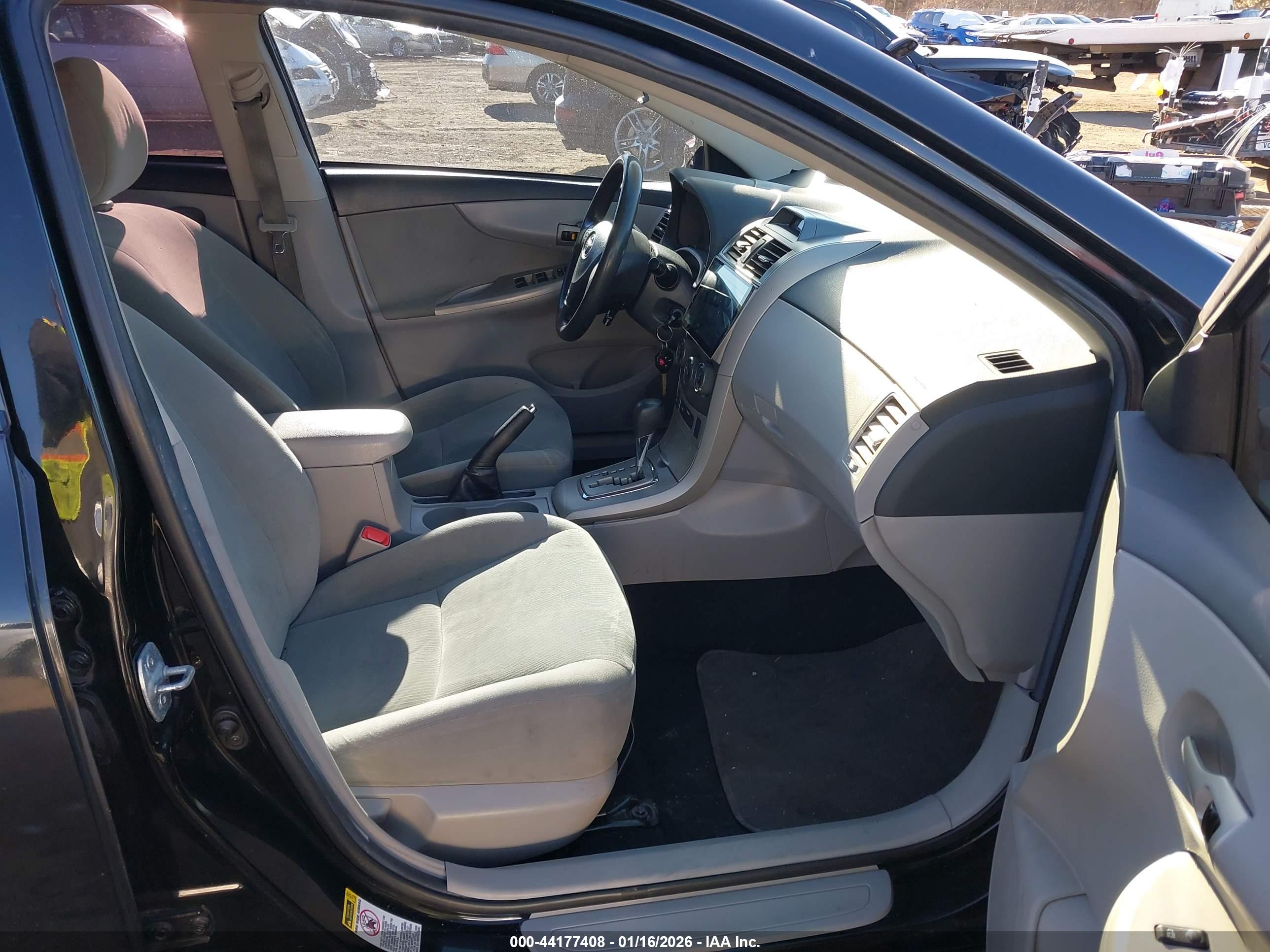 TOYOTA COROLLA image 5