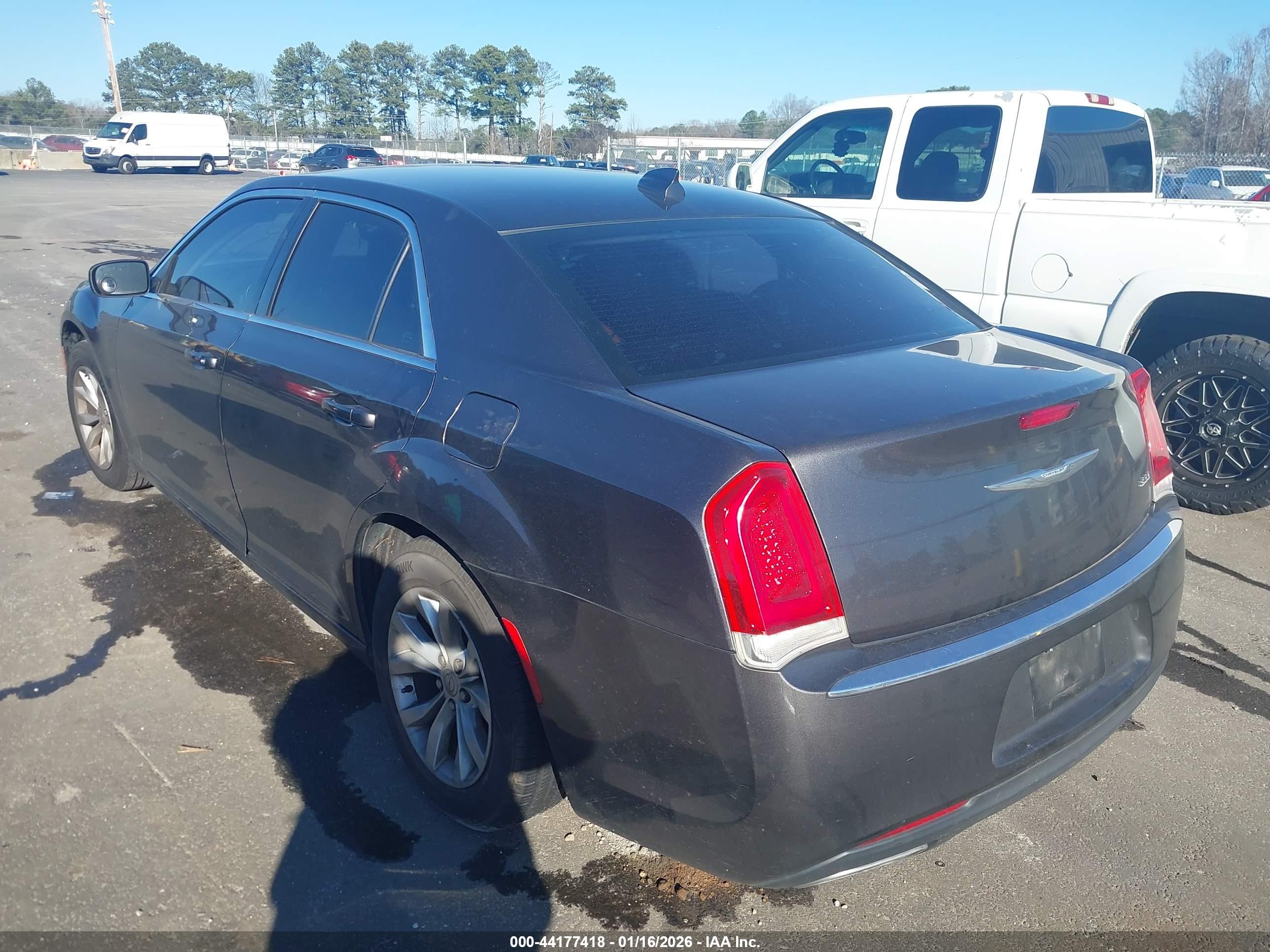 CHRYSLER 300 image 3