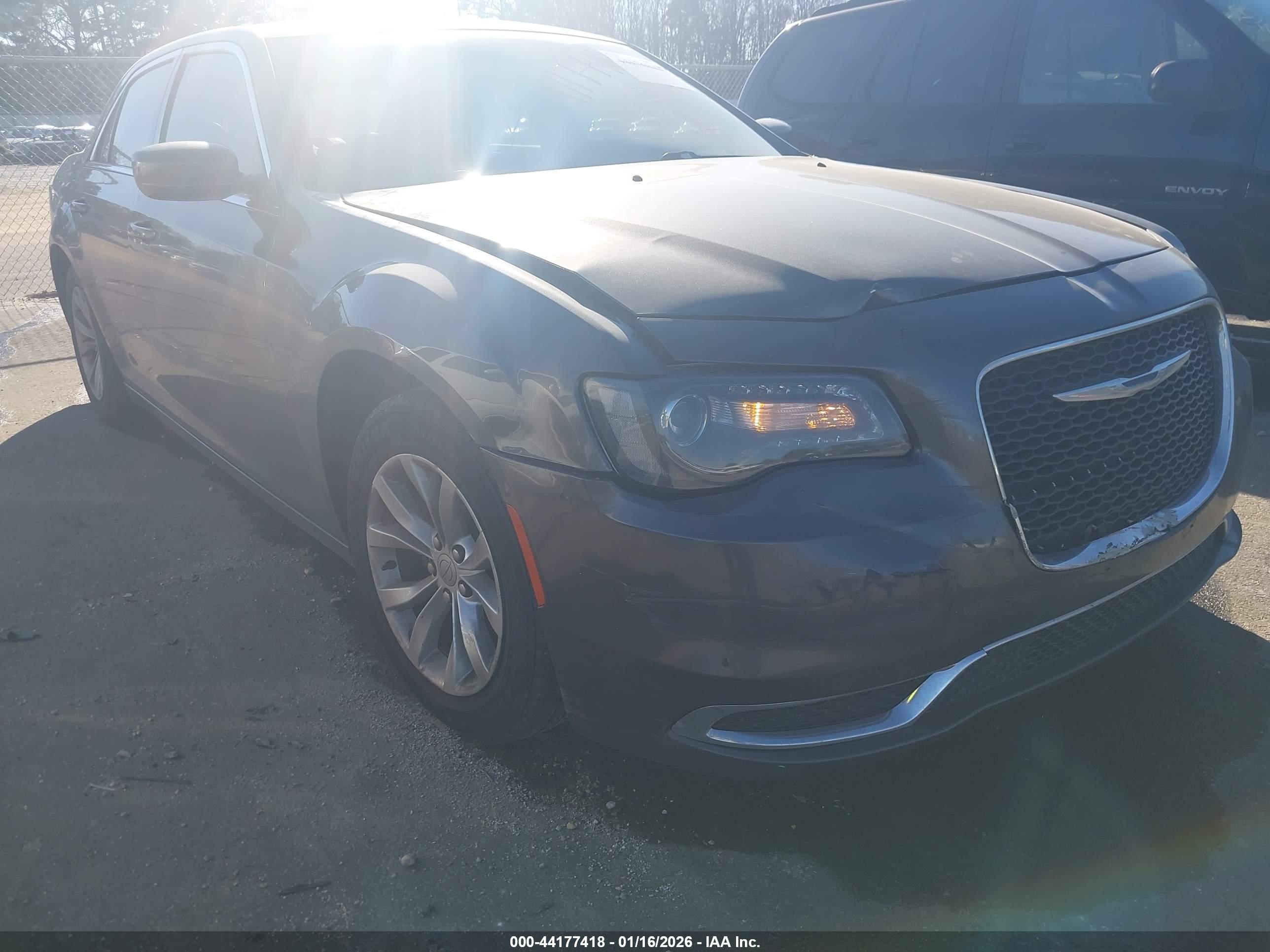 CHRYSLER 300 image 6