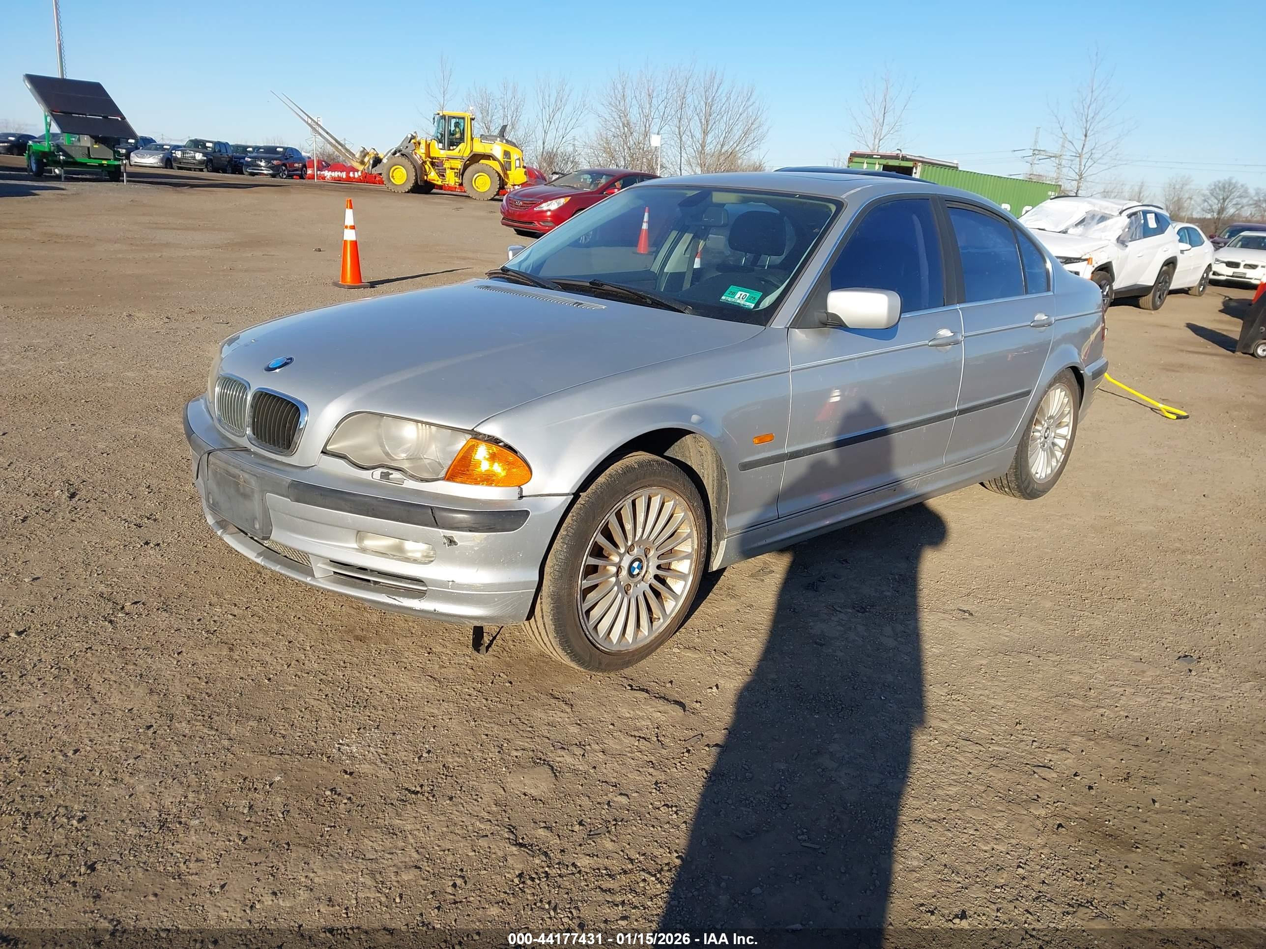 BMW 330I image 2
