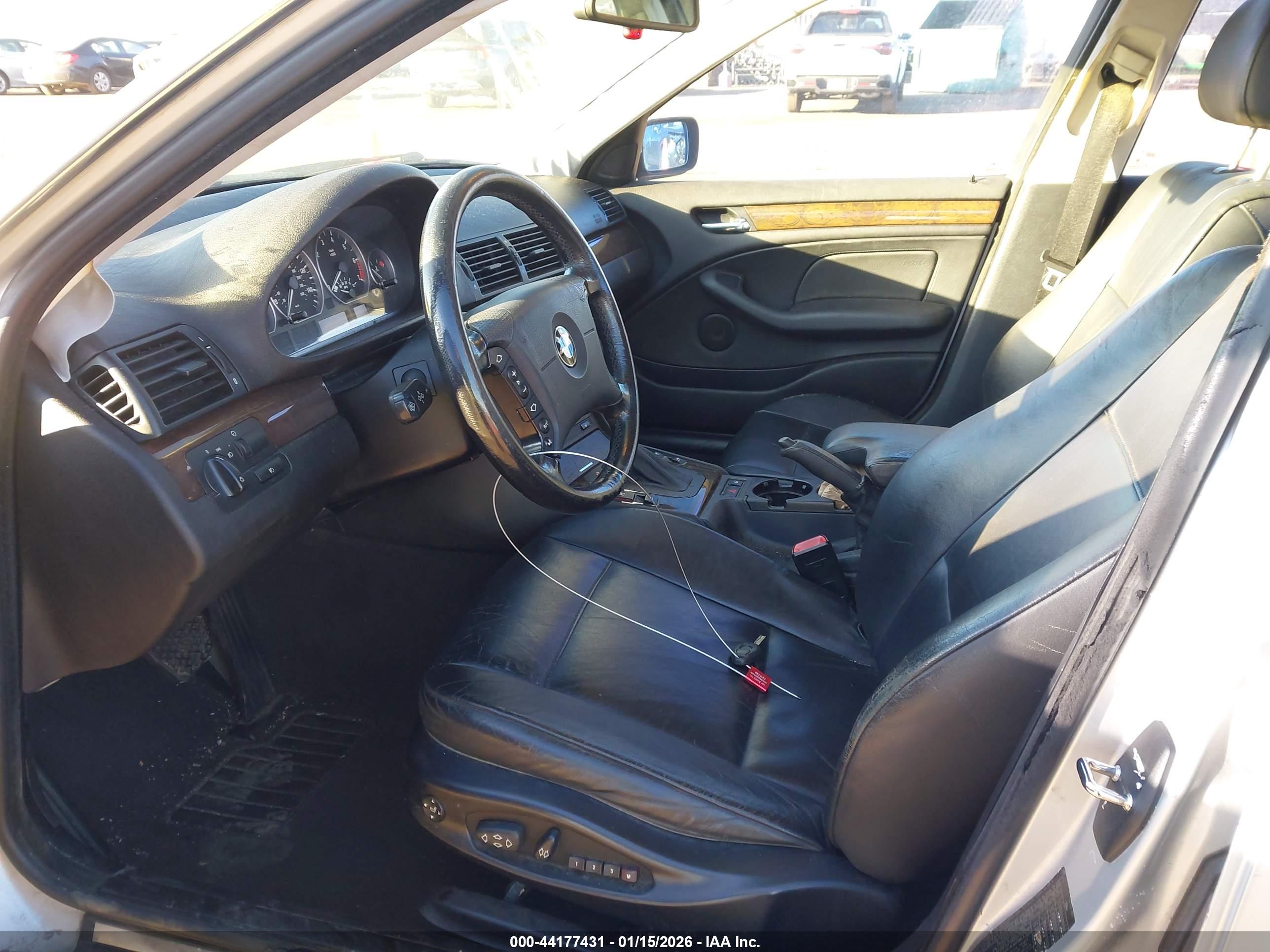BMW 330I image 5