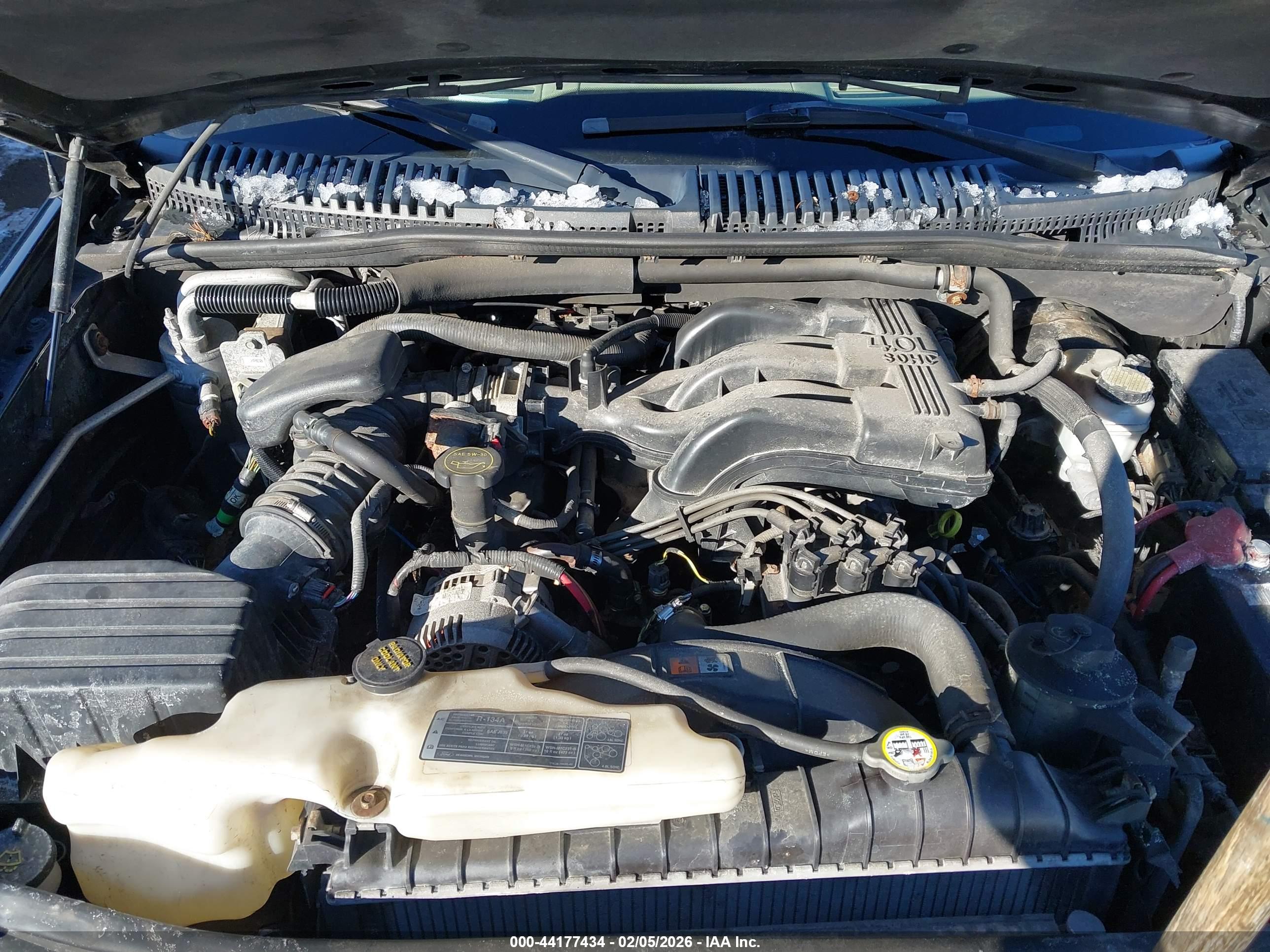 FORD EXPLORER image 10
