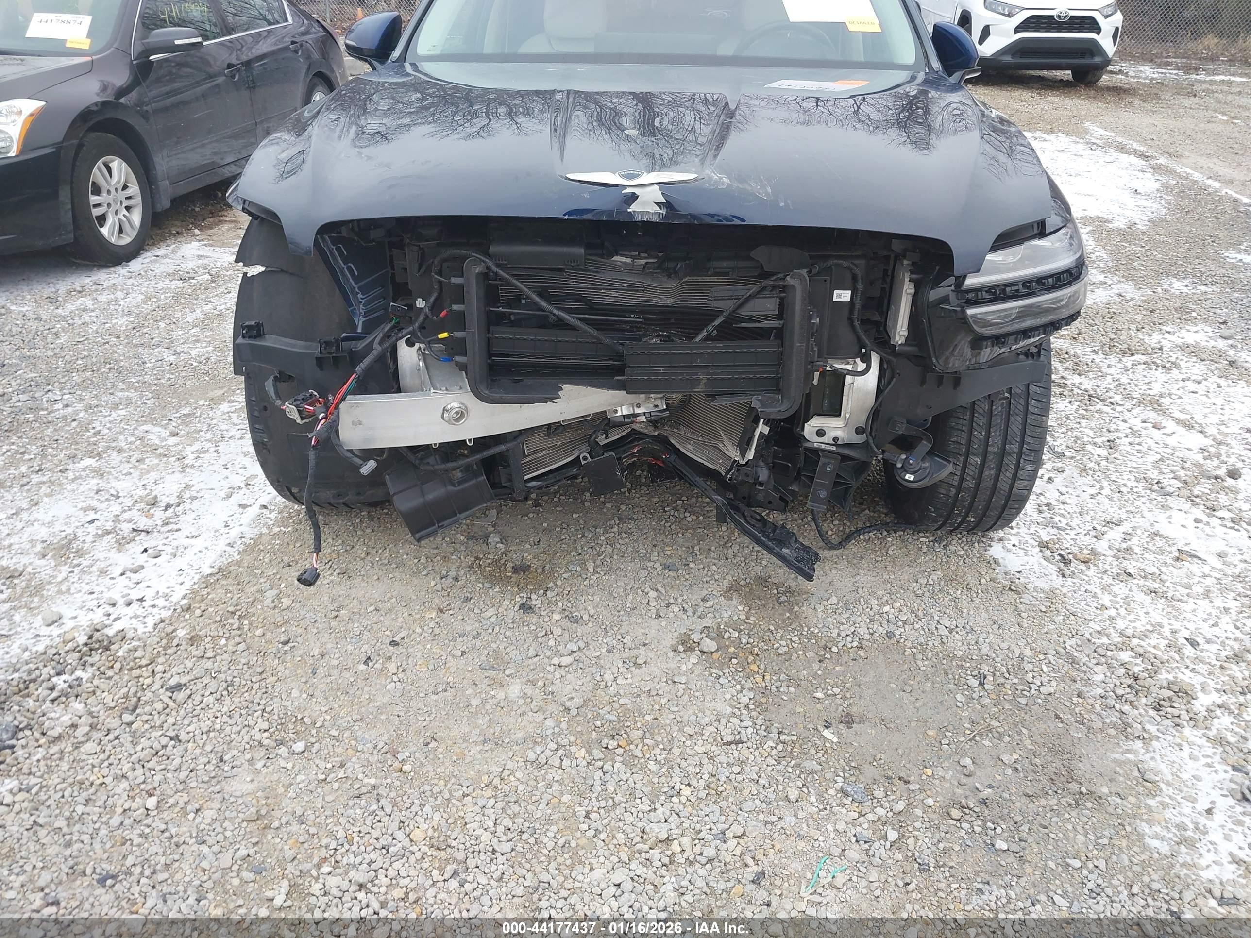 GENESIS GV70 image 6