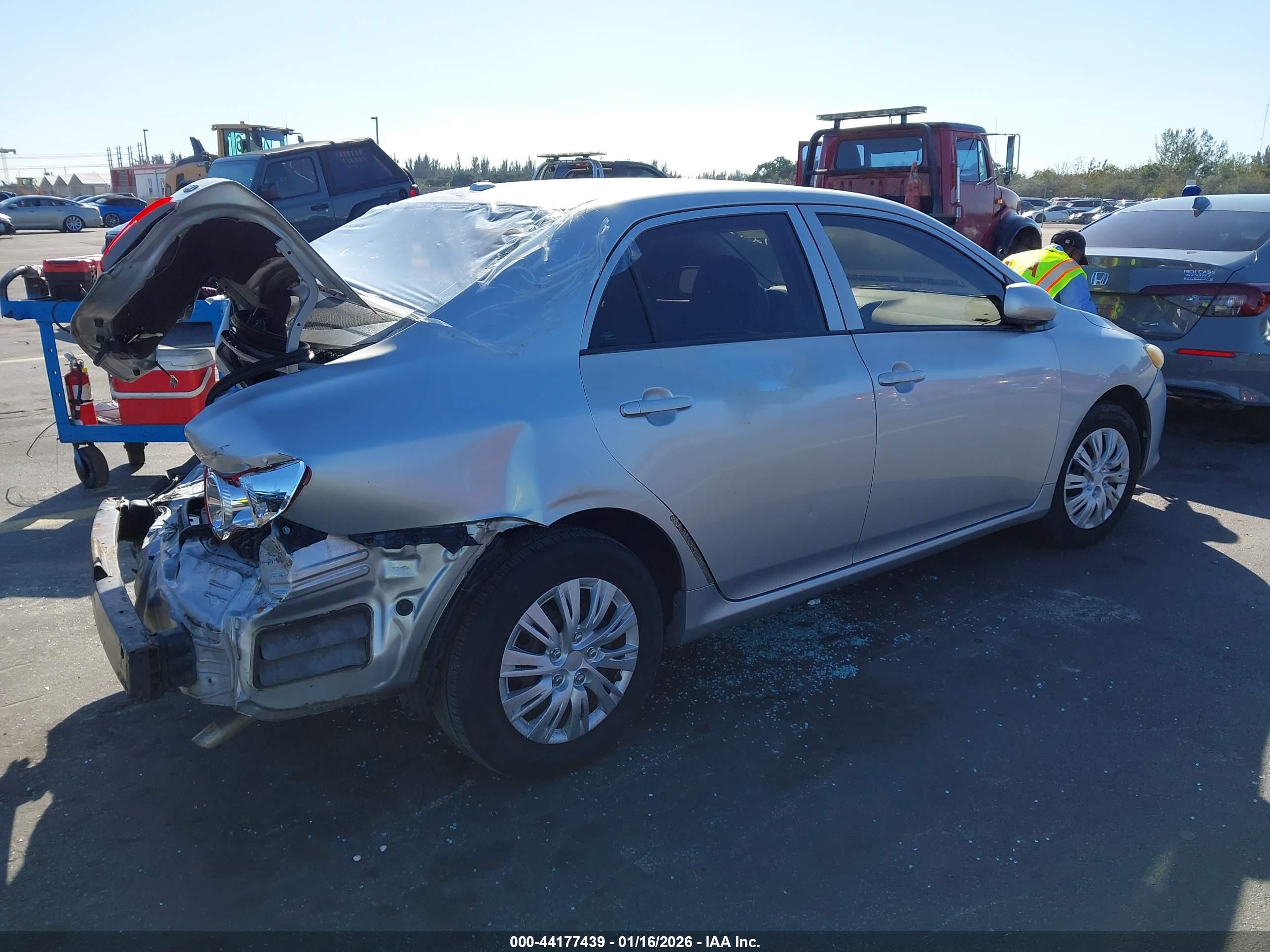 TOYOTA COROLLA image 4