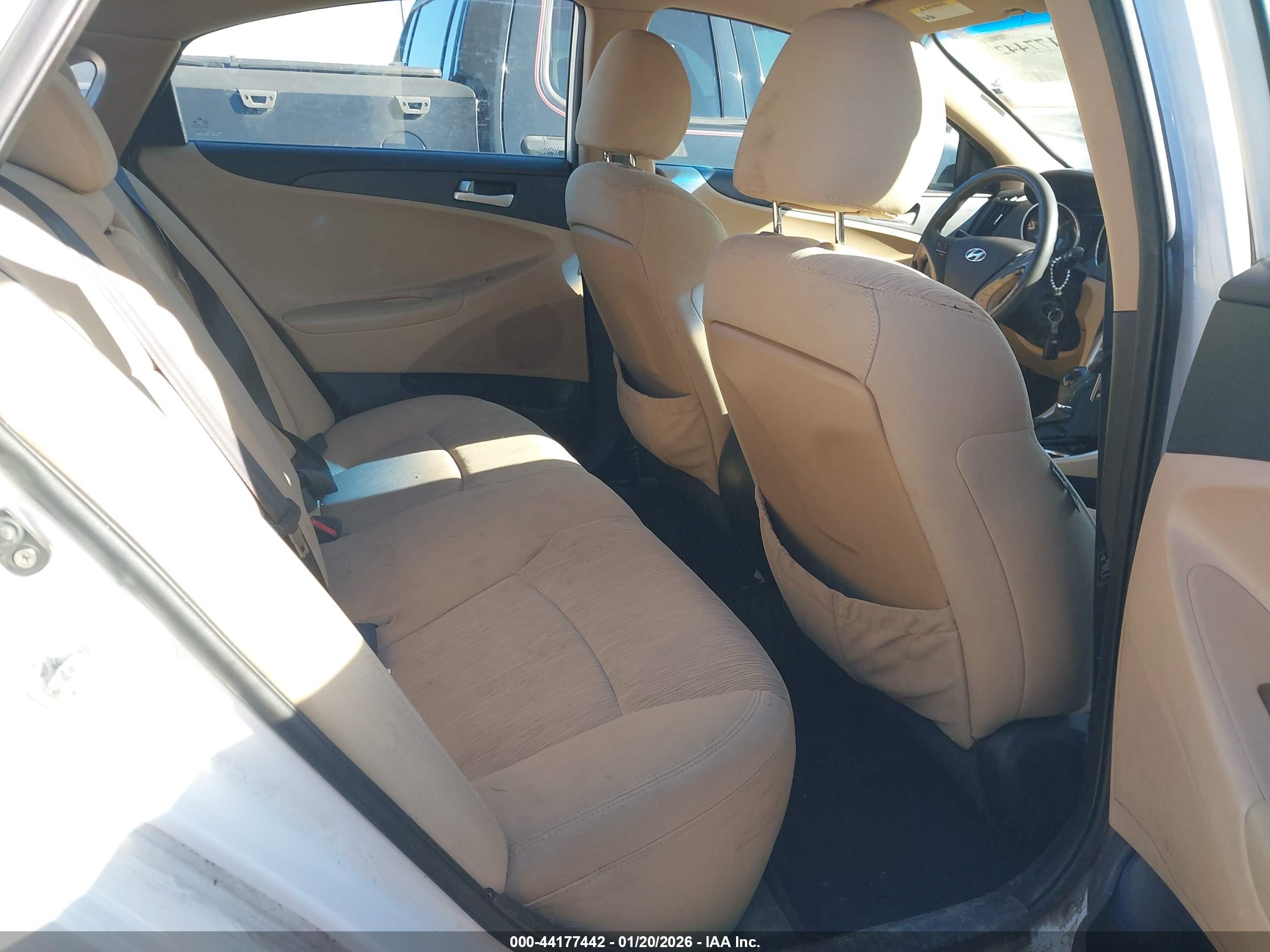 HYUNDAI SONATA image 8