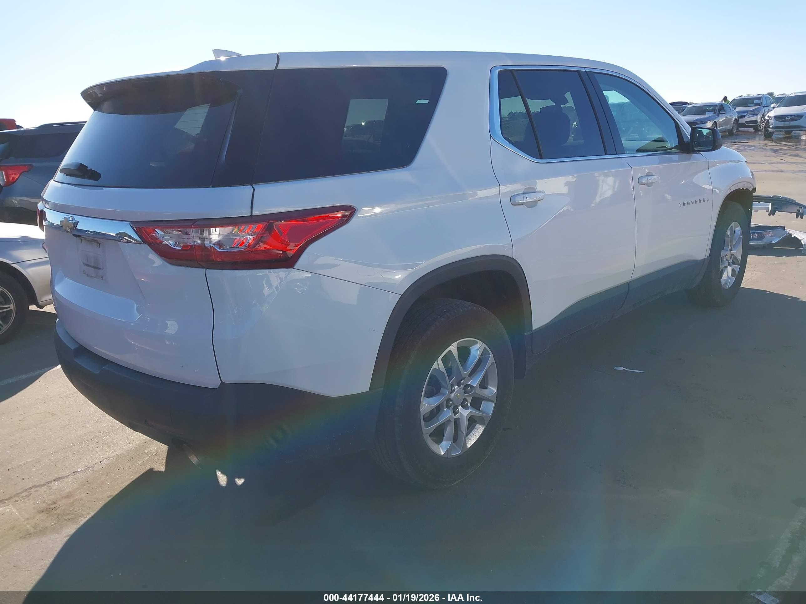 CHEVROLET TRAVERSE image 4