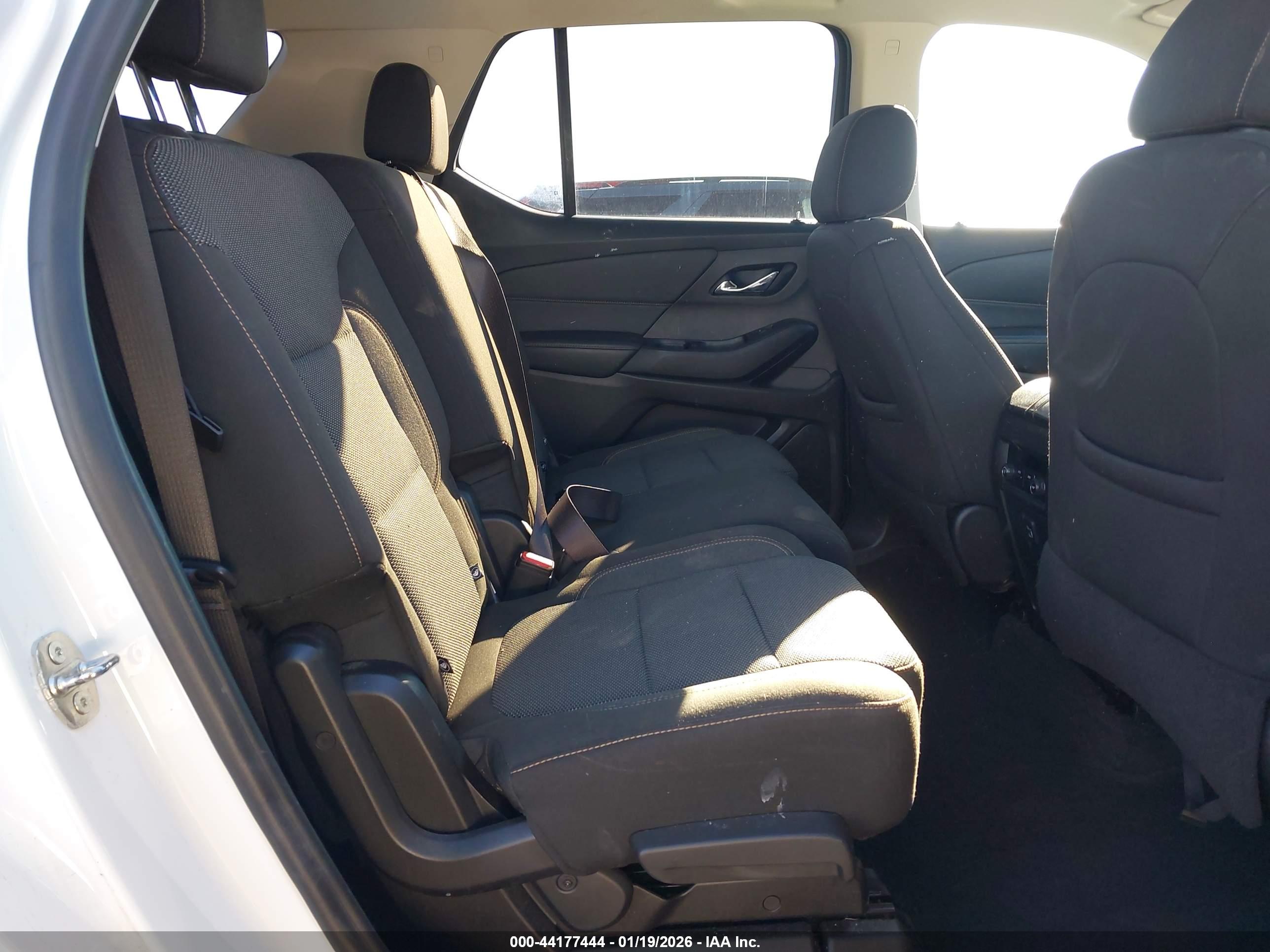 CHEVROLET TRAVERSE image 8