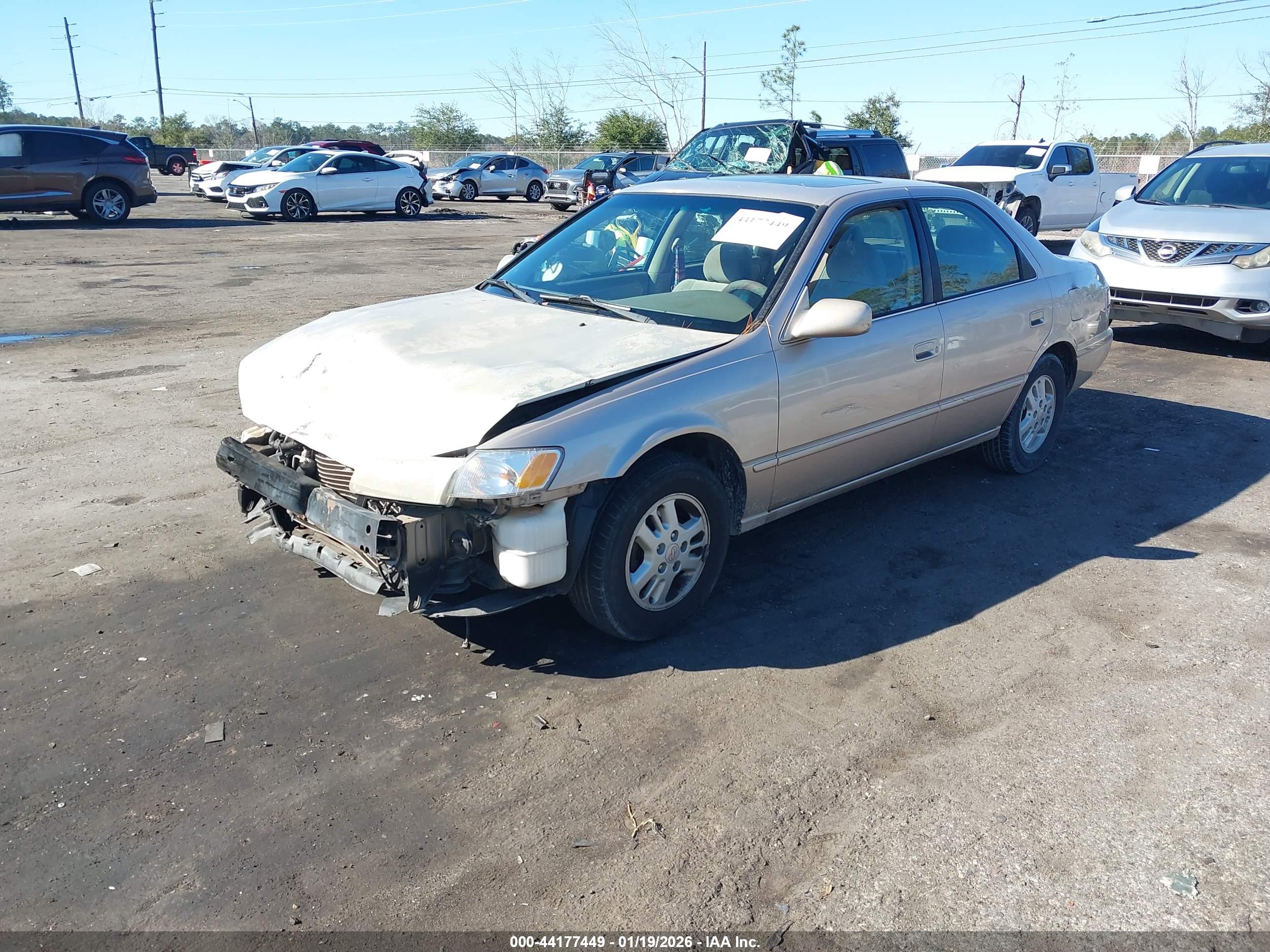 TOYOTA CAMRY image 2