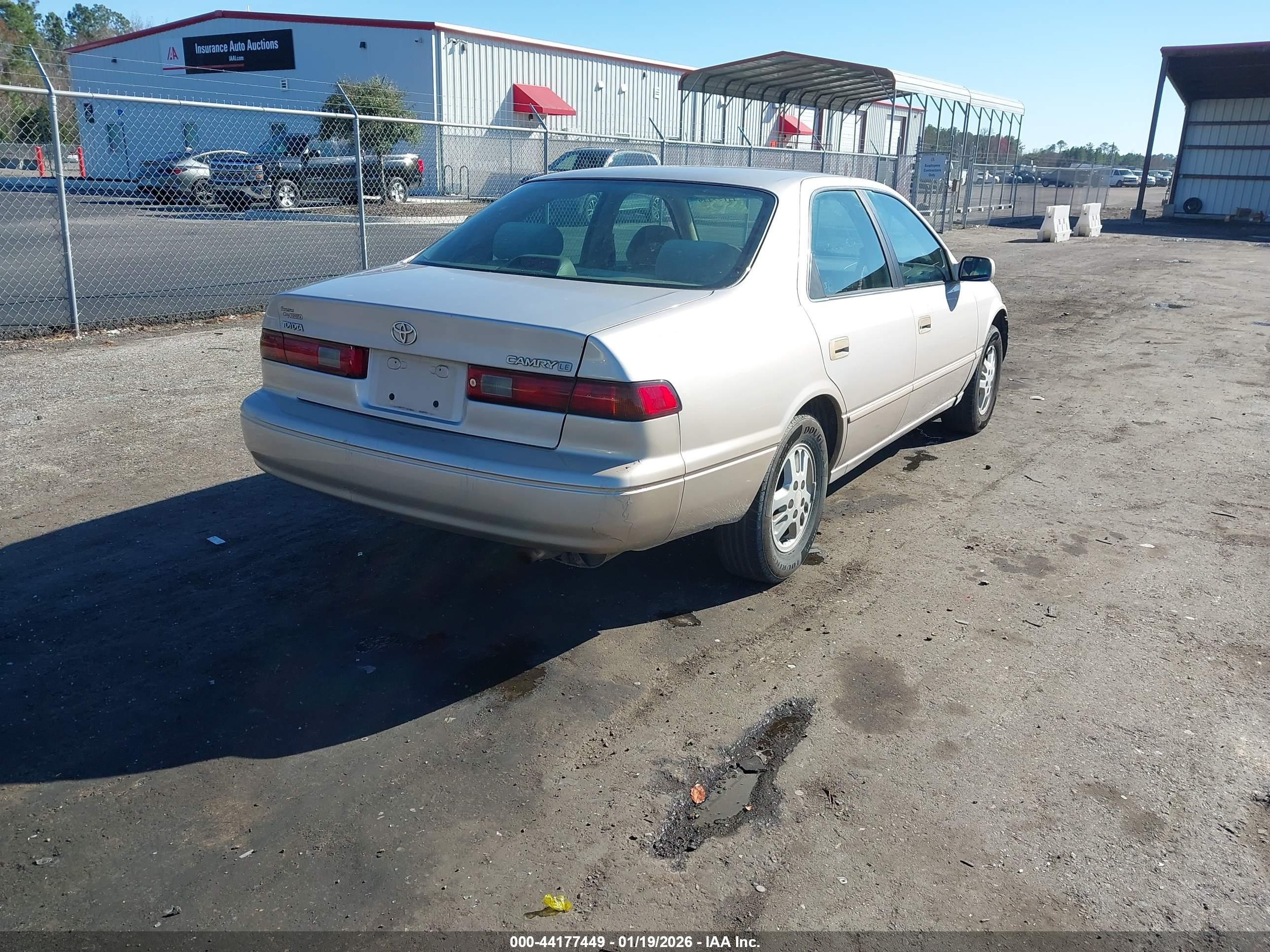 TOYOTA CAMRY image 4