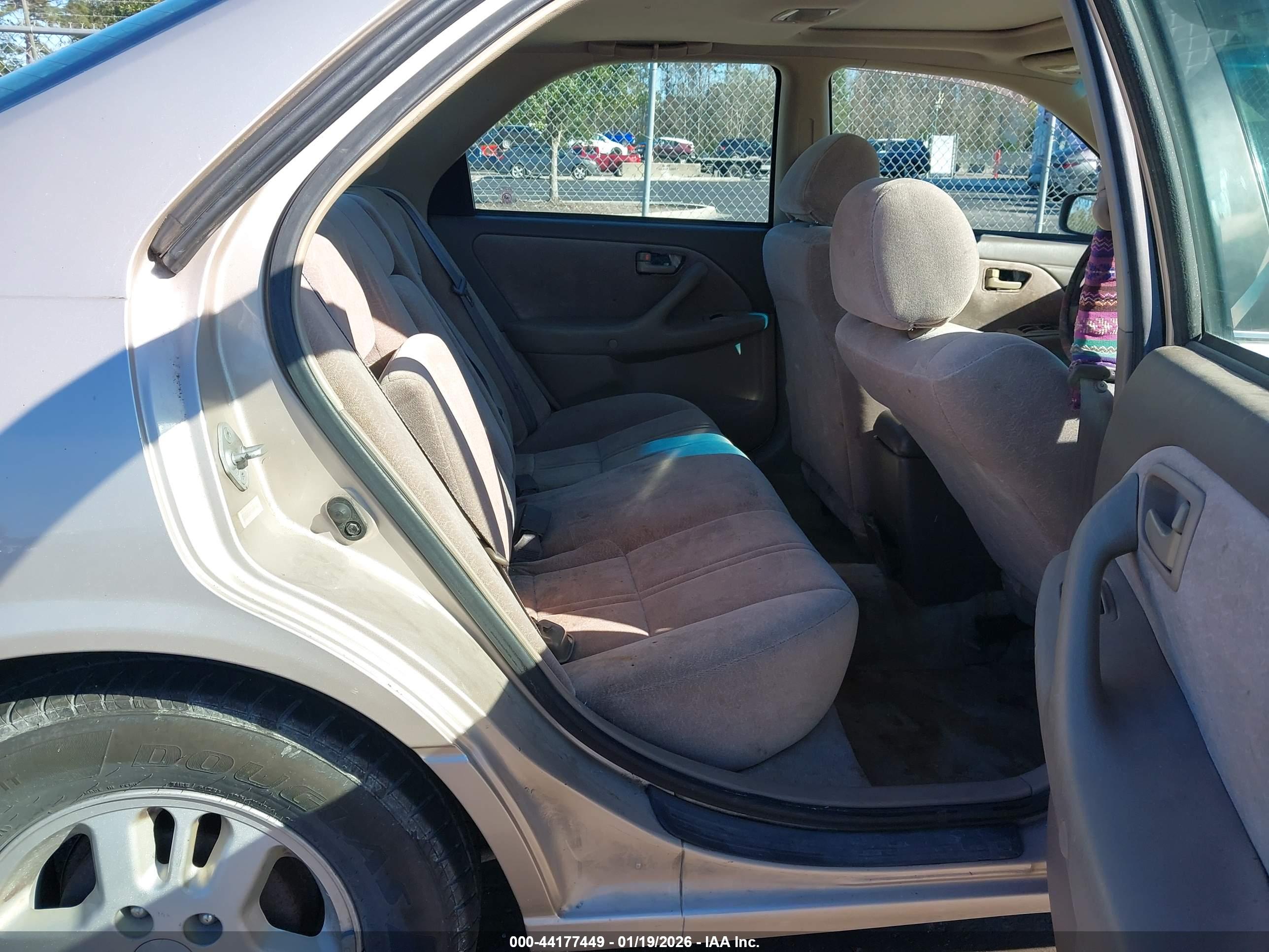 TOYOTA CAMRY image 8
