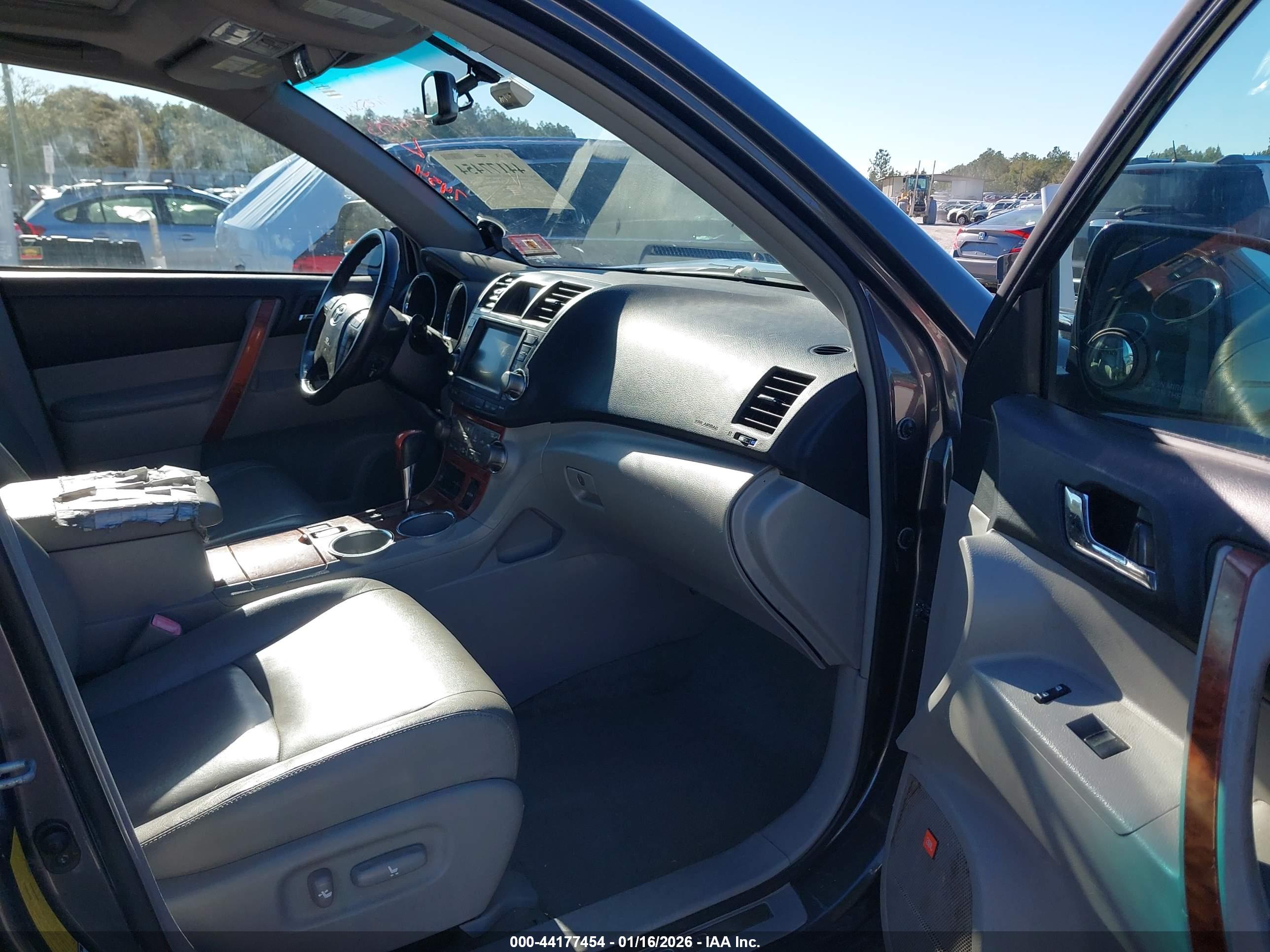TOYOTA HIGHLANDER image 5