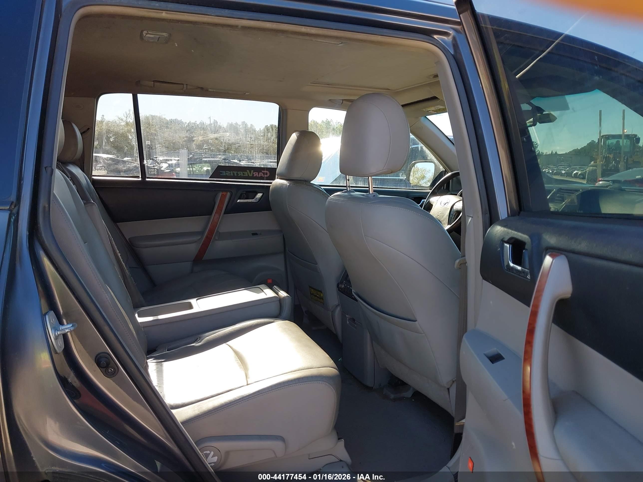 TOYOTA HIGHLANDER image 8
