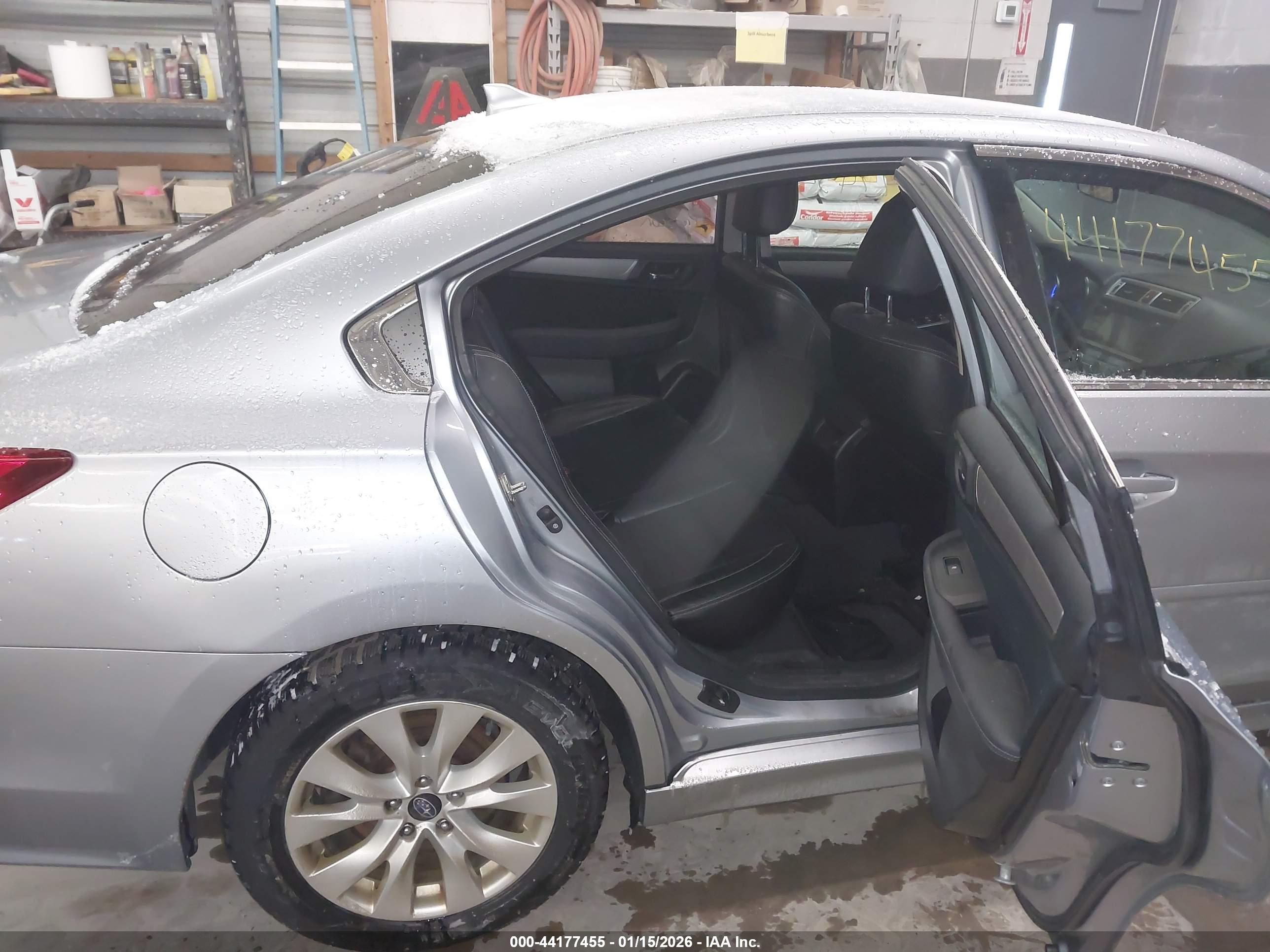 SUBARU LEGACY image 8