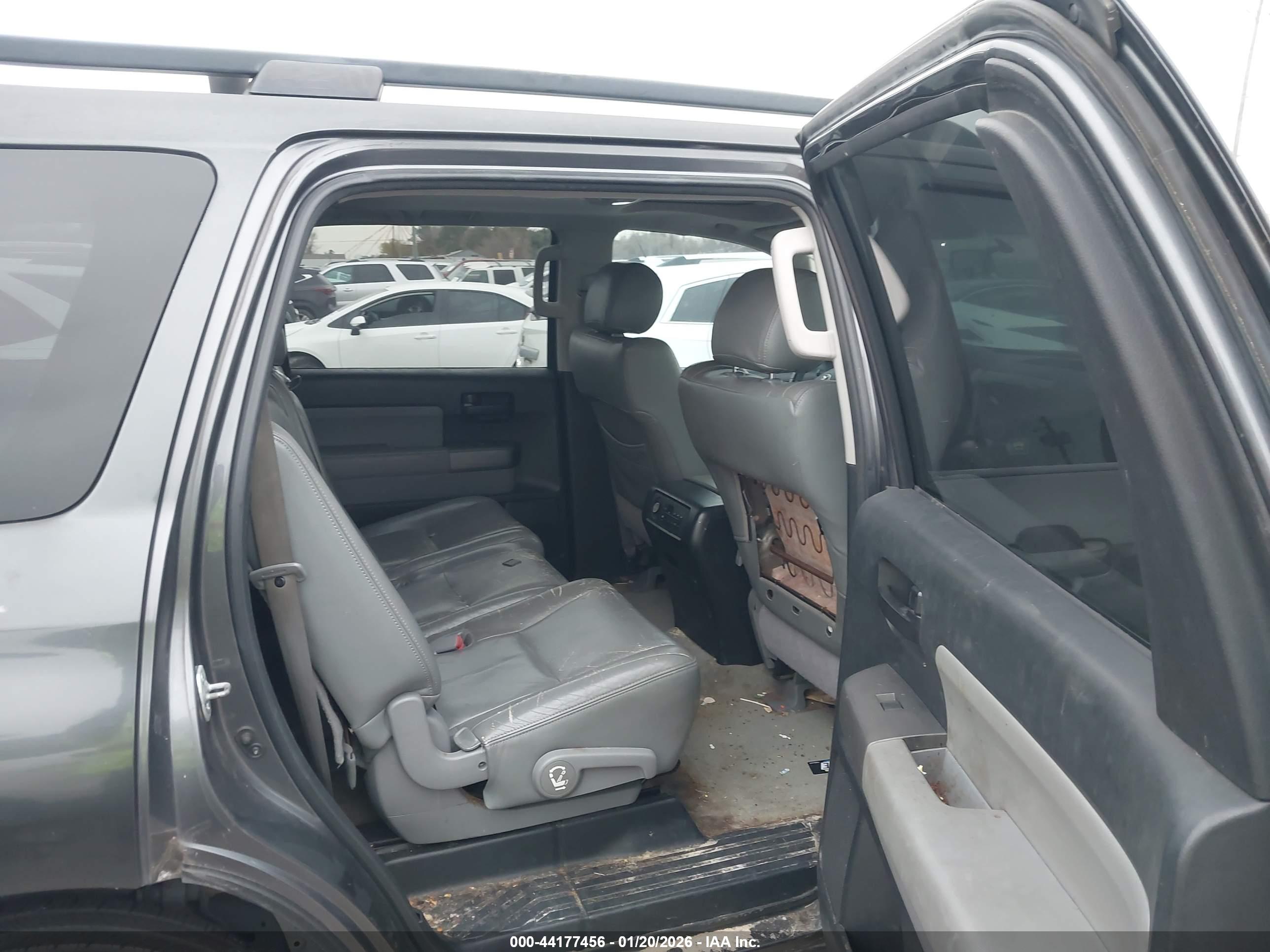 TOYOTA SEQUOIA image 8