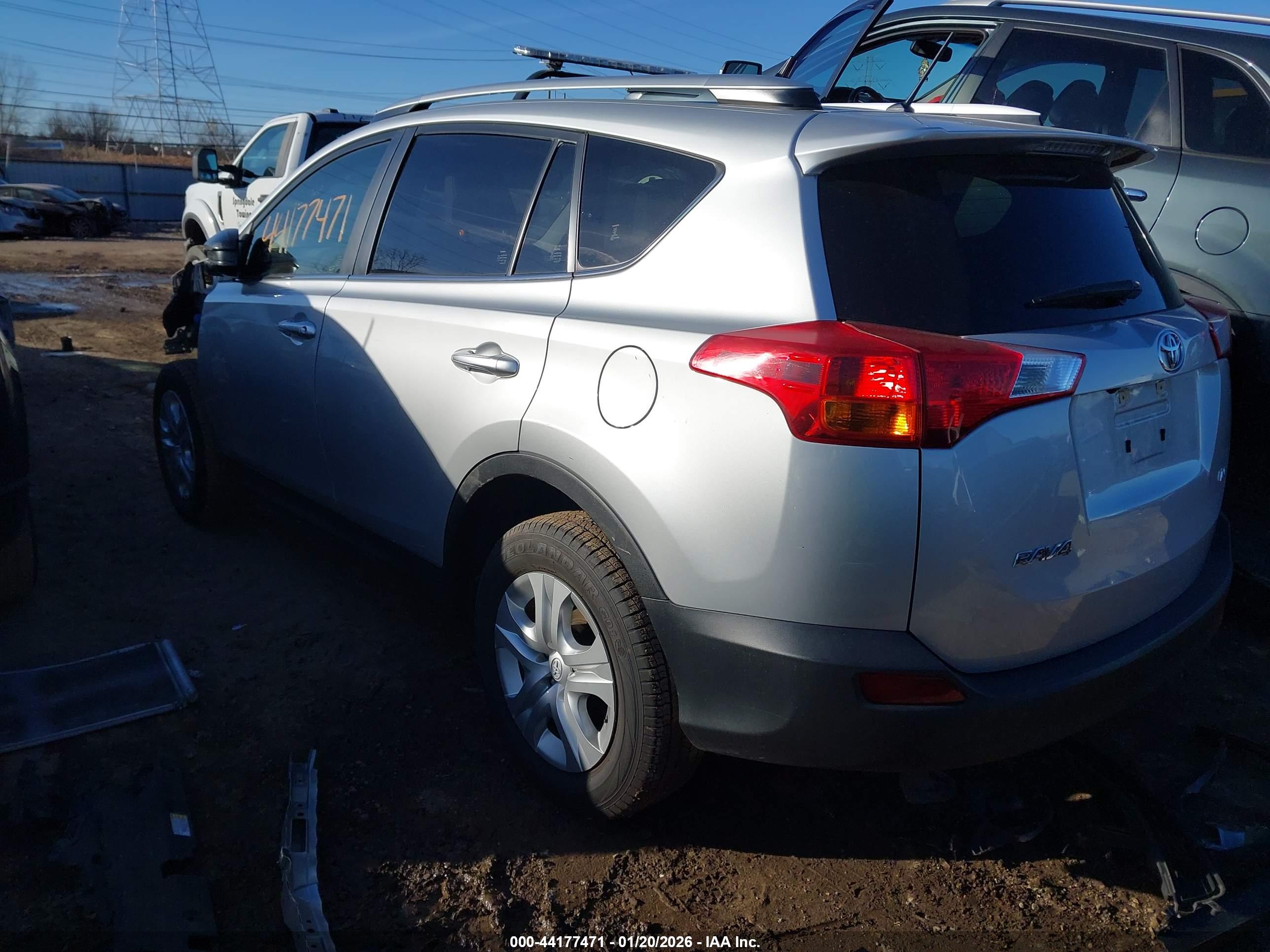 TOYOTA RAV4 image 3