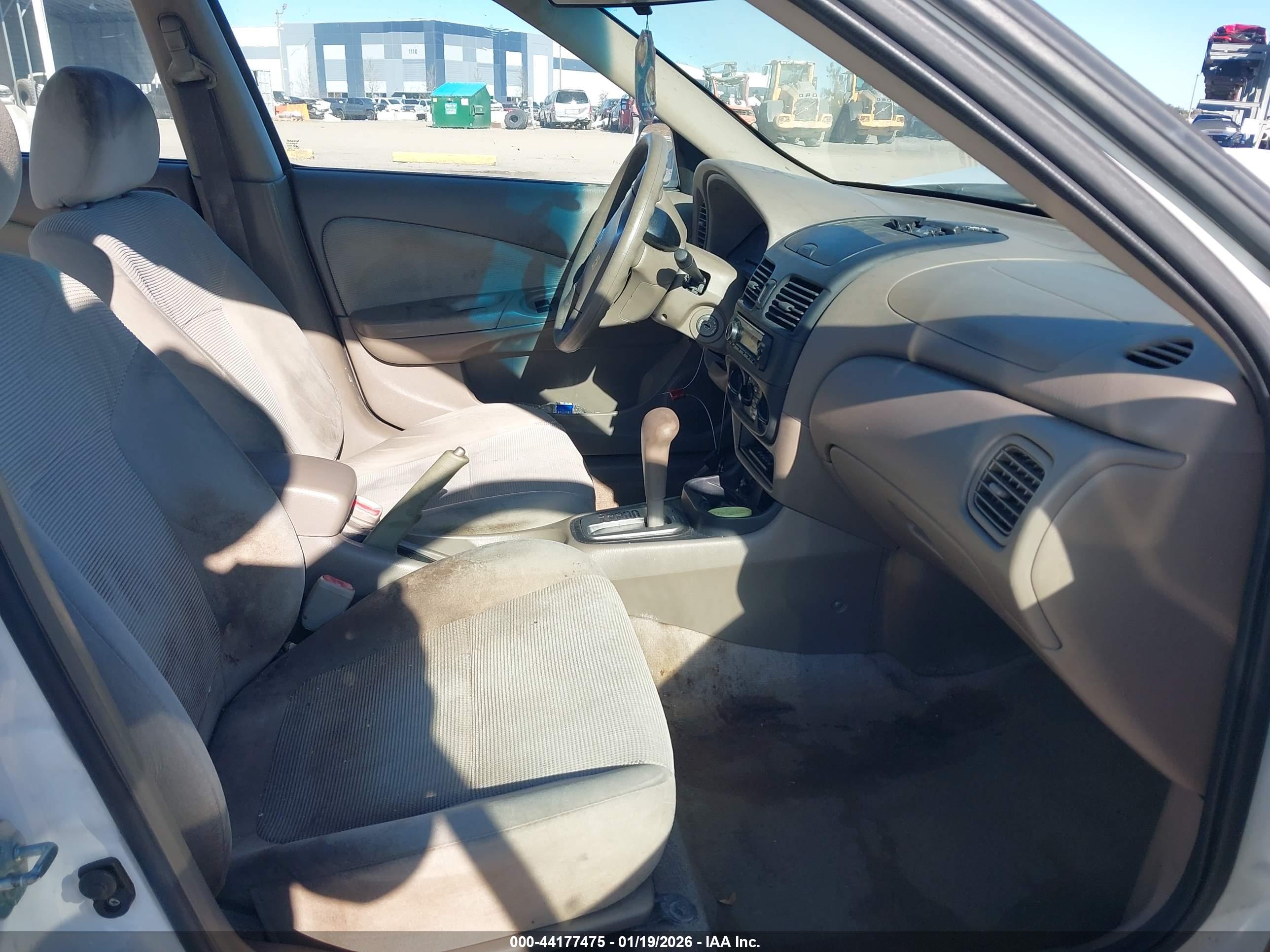 NISSAN SENTRA image 5