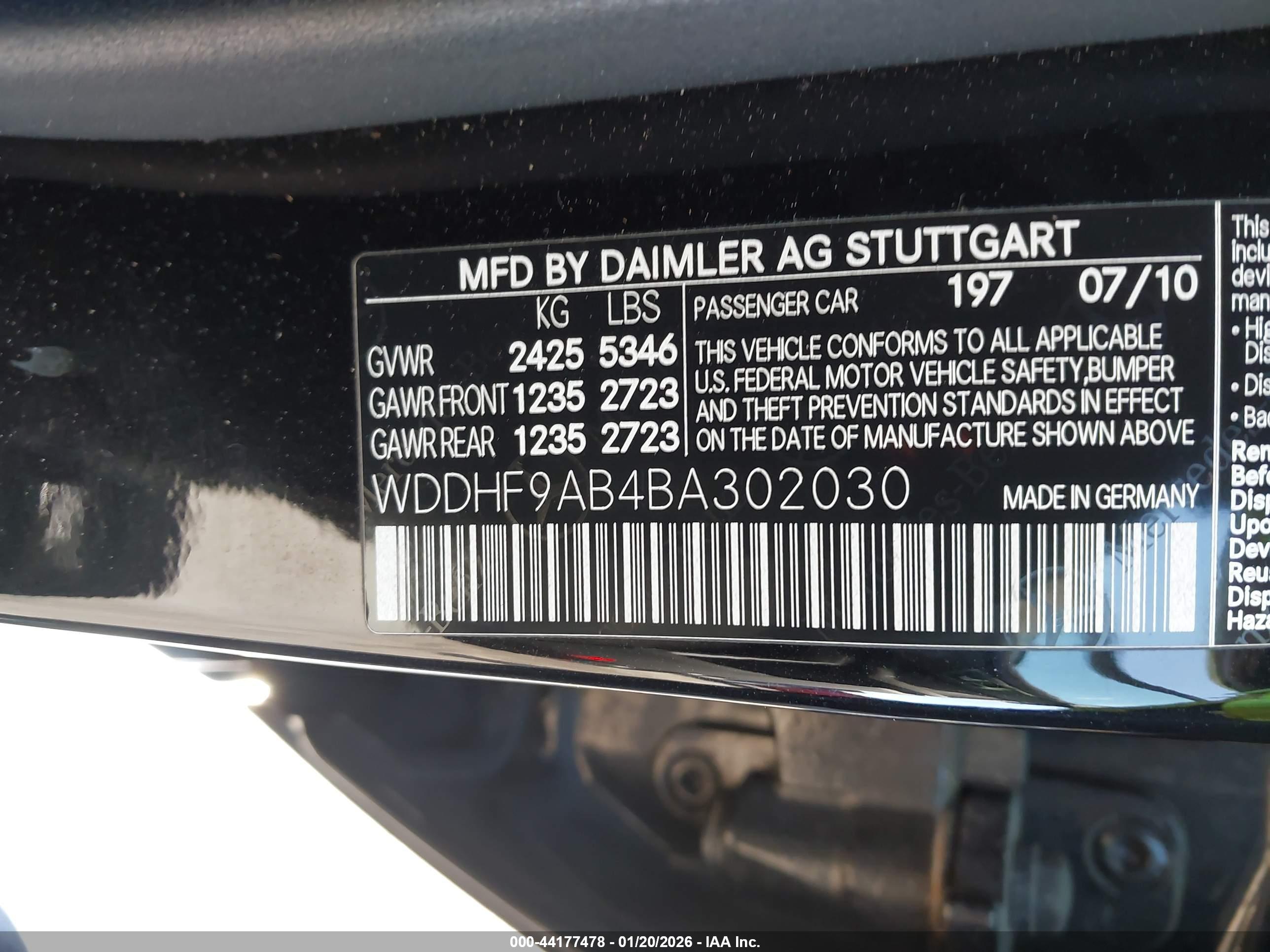 MERCEDES-BENZ E image 9