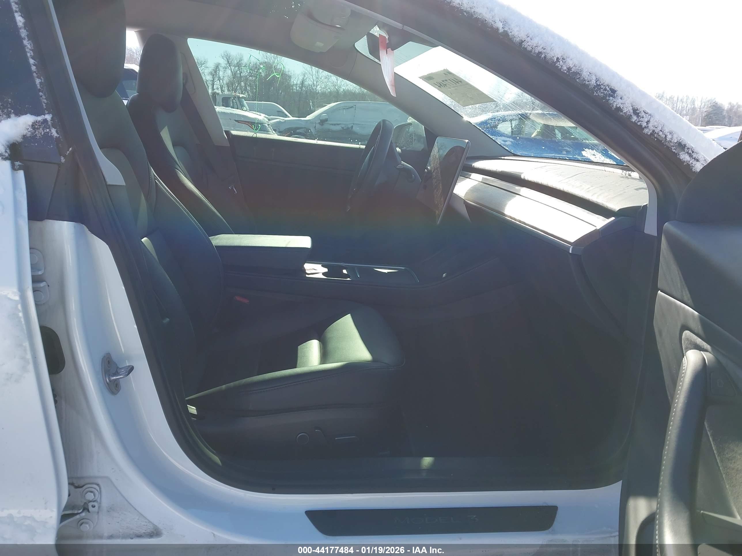 TESLA MODEL image 5